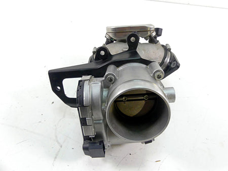 2019 Indian Chieftain Classic Bosch Throttle Body & Intake Manifold 1204685 {{ shop.shopifyCountryName }} - Mototech271