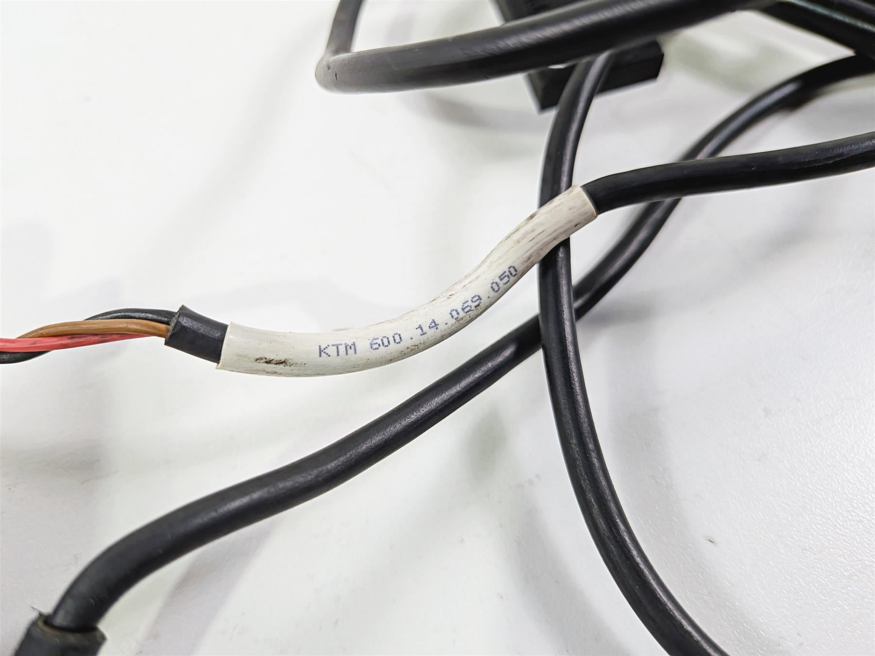 2005 KTM 950 LC8 Adventure Front Wheel Speed Sensor 60014069050 60014068200 {{ shop.shopifyCountryName }} - Mototech271