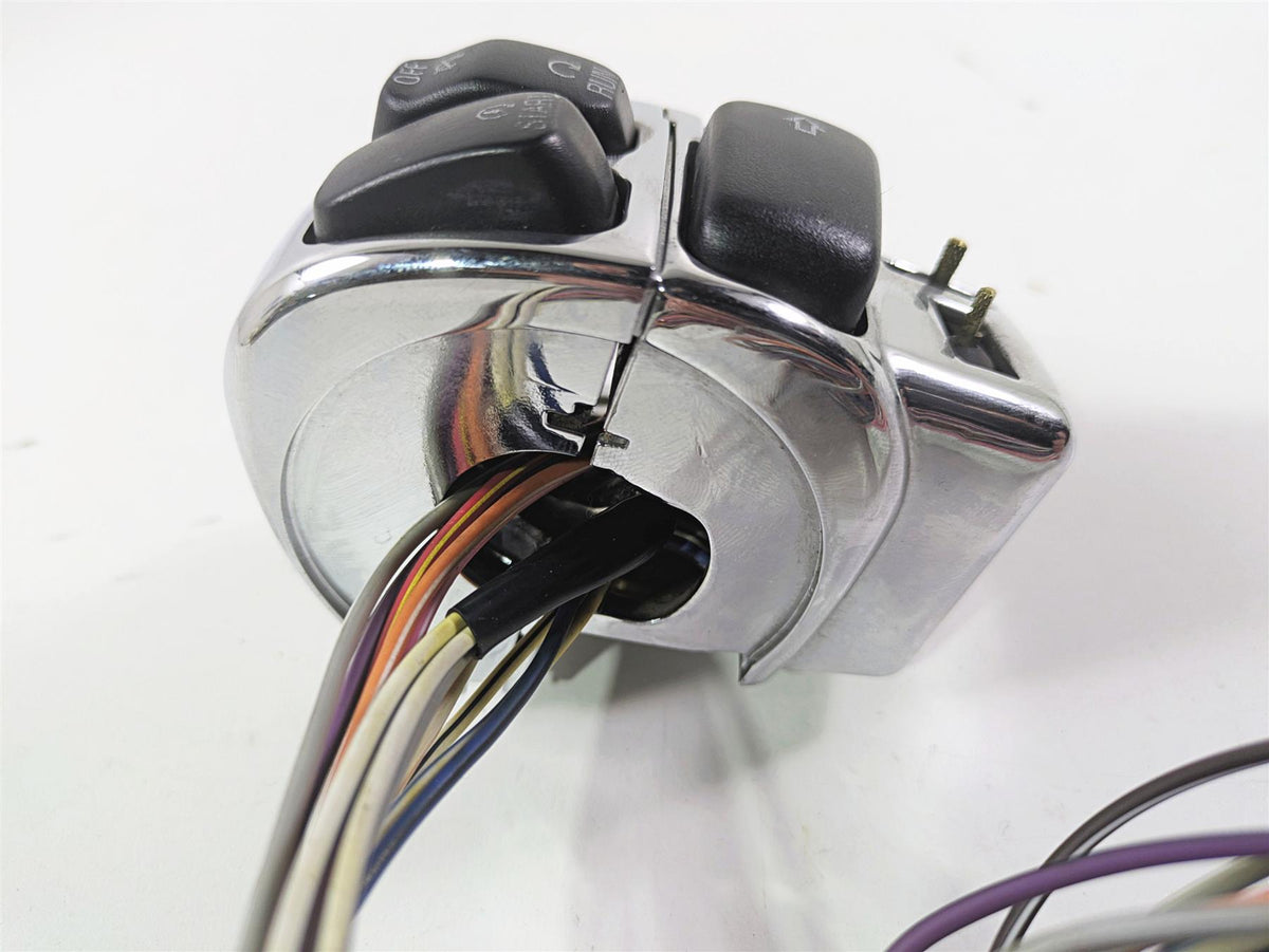 2010 Harley Touring FLHXSE CVO Street Glide Right Hand Control Switch 71684-06A {{ shop.shopifyCountryName }} - Mototech271
