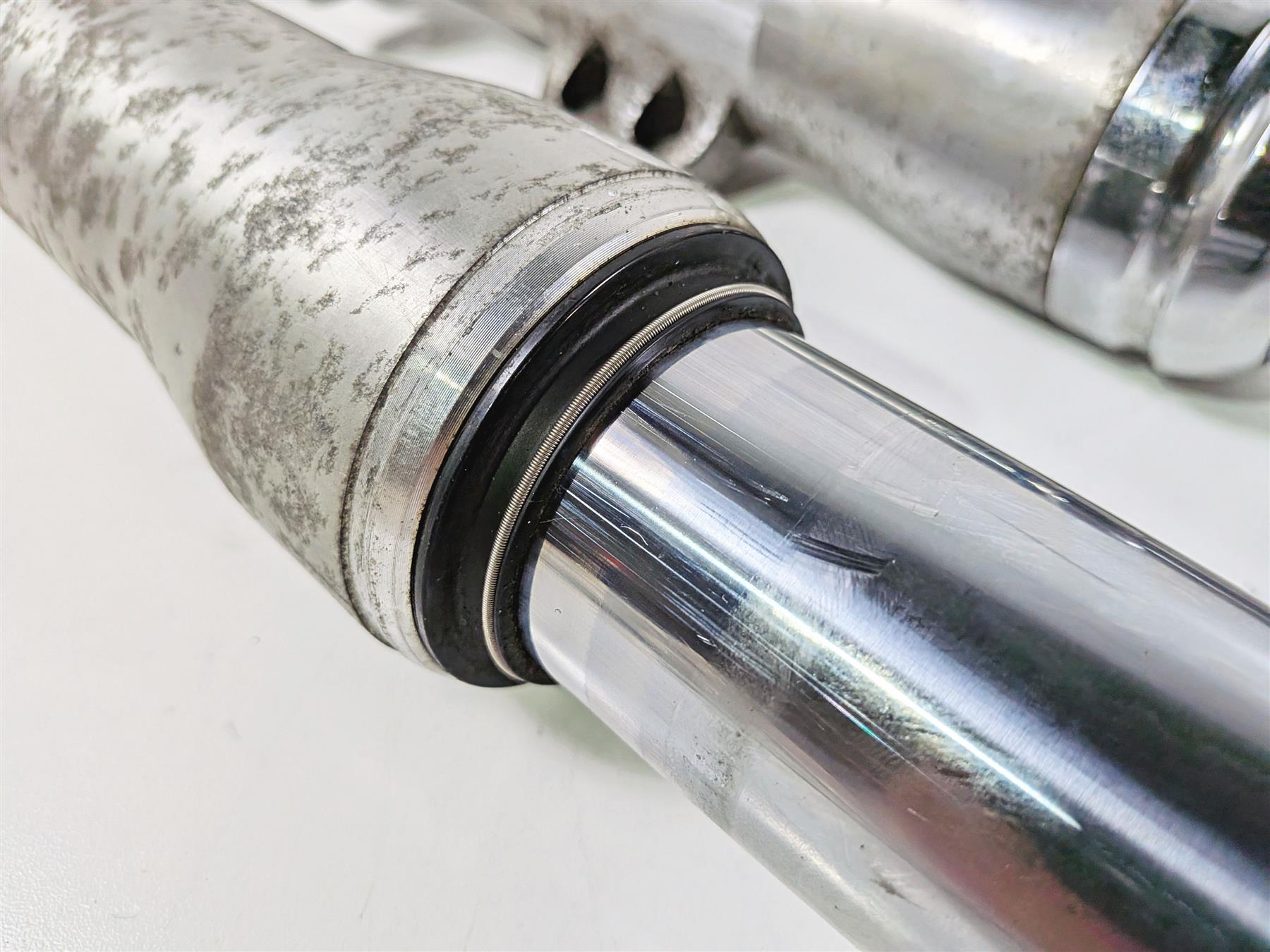 2007 Harley Dyna FXDB Street Bob Straight Front Fork Leg Set - Read 45947-06A {{ shop.shopifyCountryName }} - Mototech271