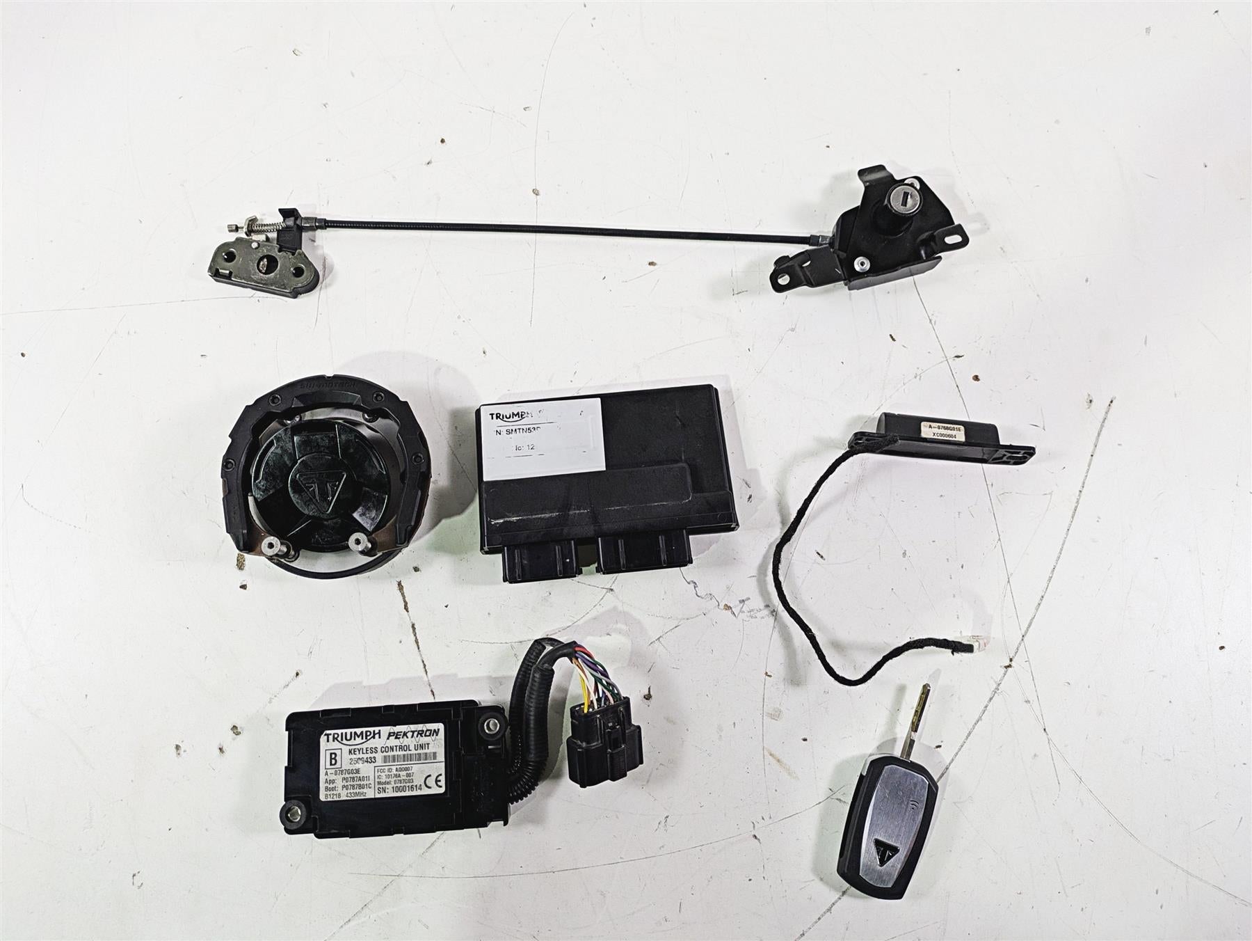 2019 Triumph Speed Triple RS 1050 Ignition Switch Key Immobilizer Cdi T1293450 {{ shop.shopifyCountryName }} - Mototech271
