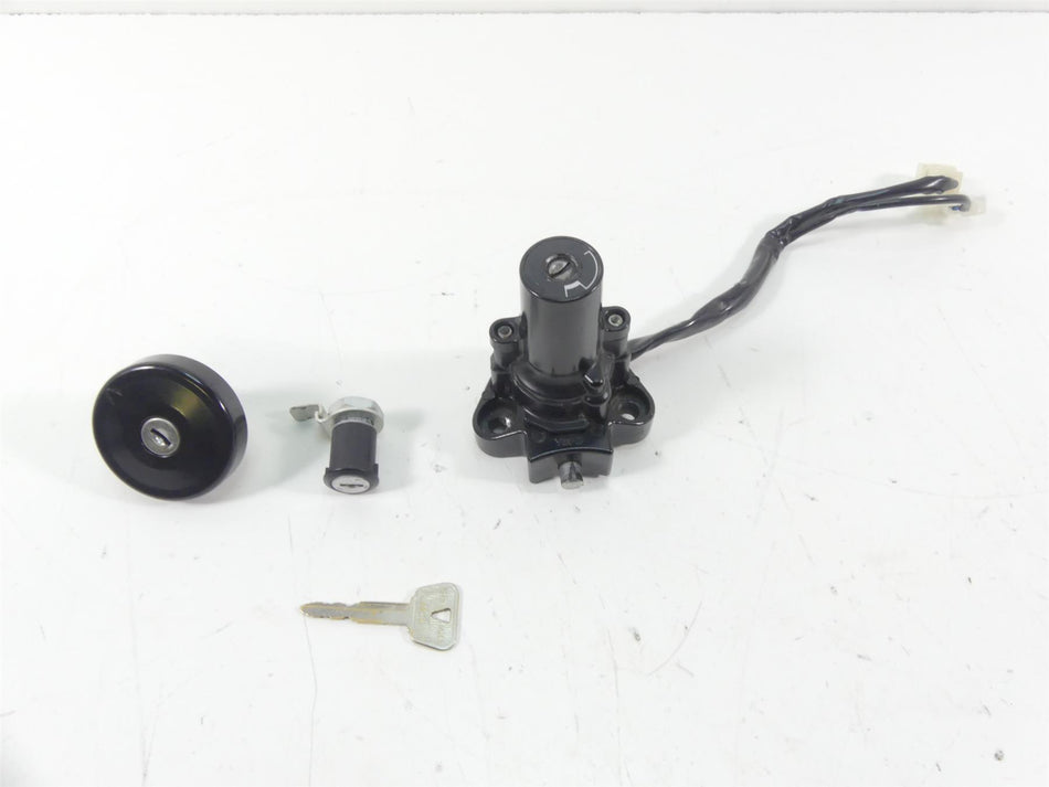 2013 Yamaha VMX17 V-Max 1700 Ignition Switch Key Lock Cap Set 2S3-82501-00-00 {{ shop.shopifyCountryName }} - Mototech271