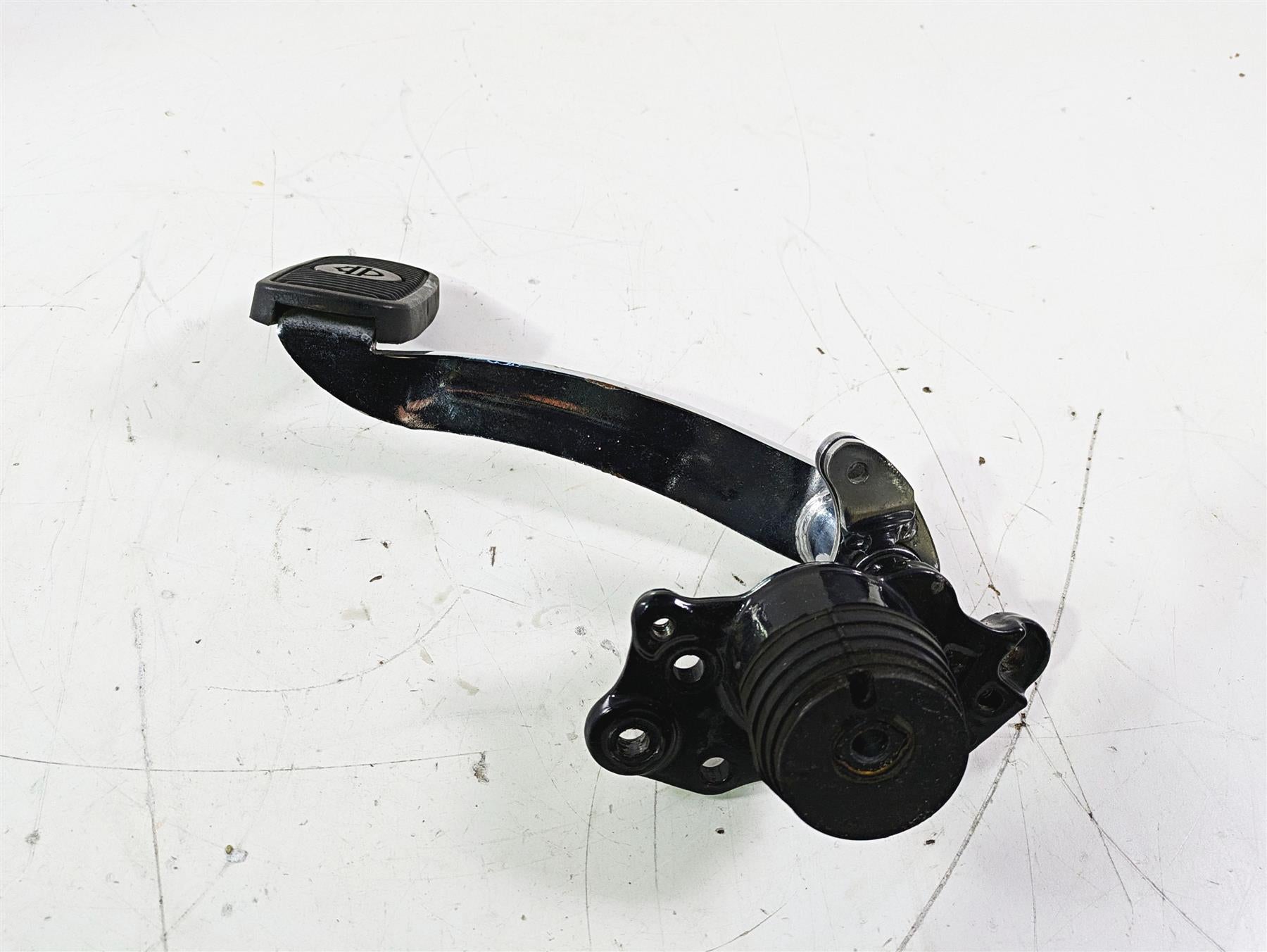 2015 Harley Touring FLHTKL E -Glide Low Right Brake Lever Pedal Set 50600067 {{ shop.shopifyCountryName }} - Mototech271