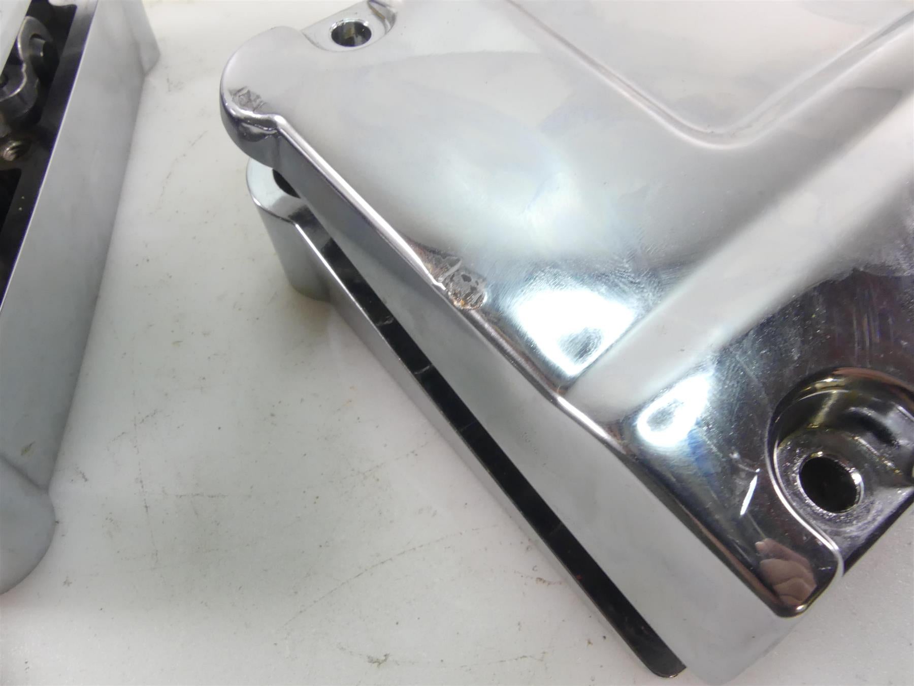 2009 Harley Dyna FXDF SE CVO Fat Bob Chrome Valve Cover Rocker Box Set 17571-99 {{ shop.shopifyCountryName }} - Mototech271