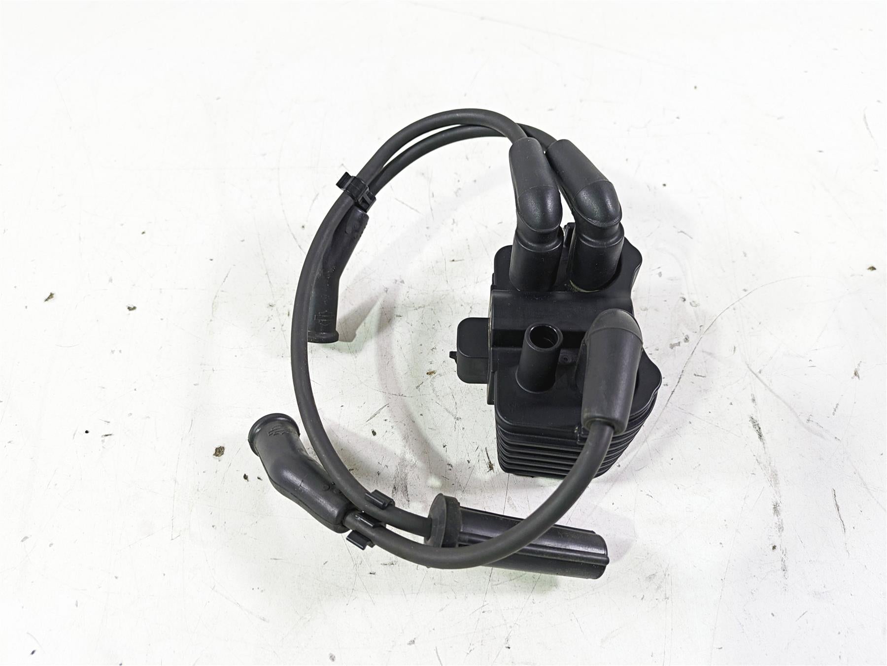 2019 Harley FLHCS Softail Heritage Ignition Coil Wires Plugs Set - Read 31600067 {{ shop.shopifyCountryName }} - Mototech271