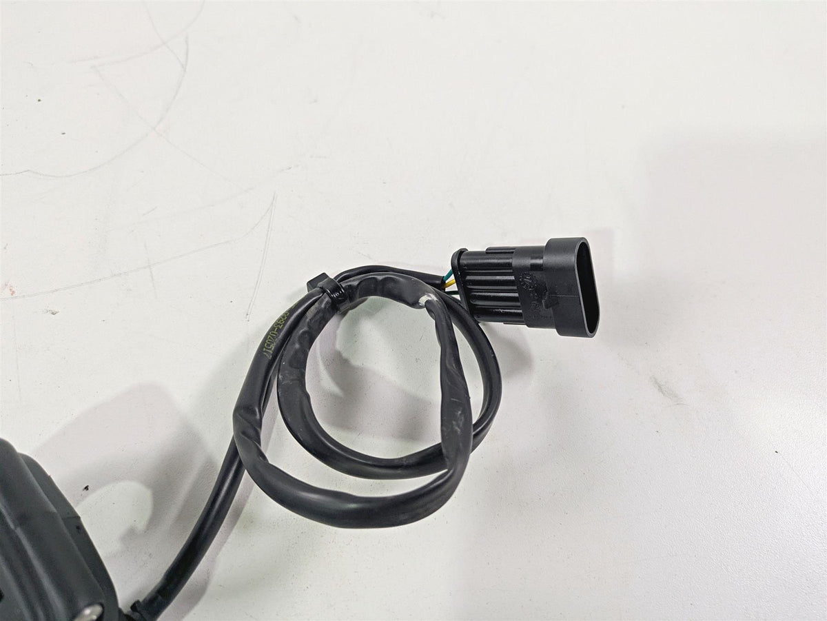 2017 Aprilia RSV 1100 Tuono V4 Factory Right Hand Control Switch B045021 {{ shop.shopifyCountryName }} - Mototech271