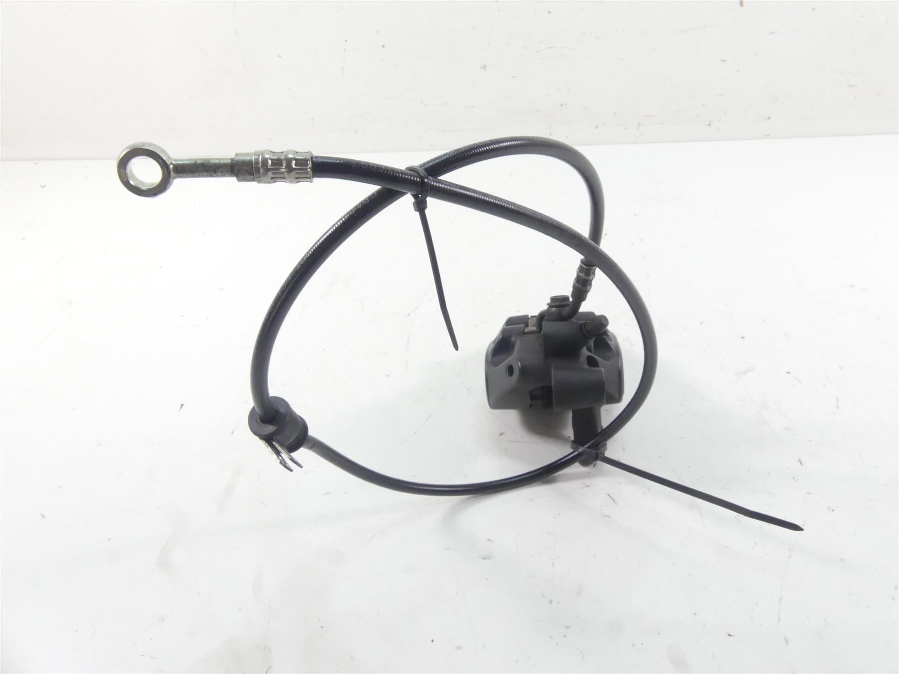 2021 Harley Softail FXBBS Street Bob Front Brake Caliper & Line 41300095 {{ shop.shopifyCountryName }} - Mototech271