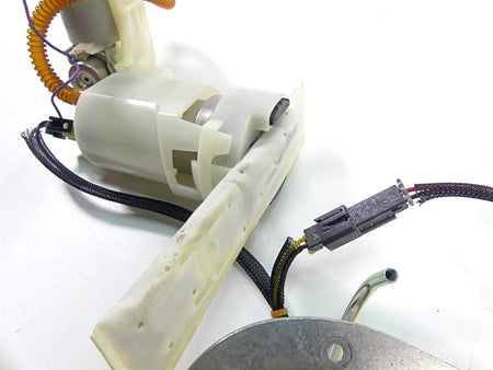 2014 Harley FXDL Dyna Low Rider Fuel Gas Petrol Pump & Sending Unit 75246-04A {{ shop.shopifyCountryName }} - Mototech271