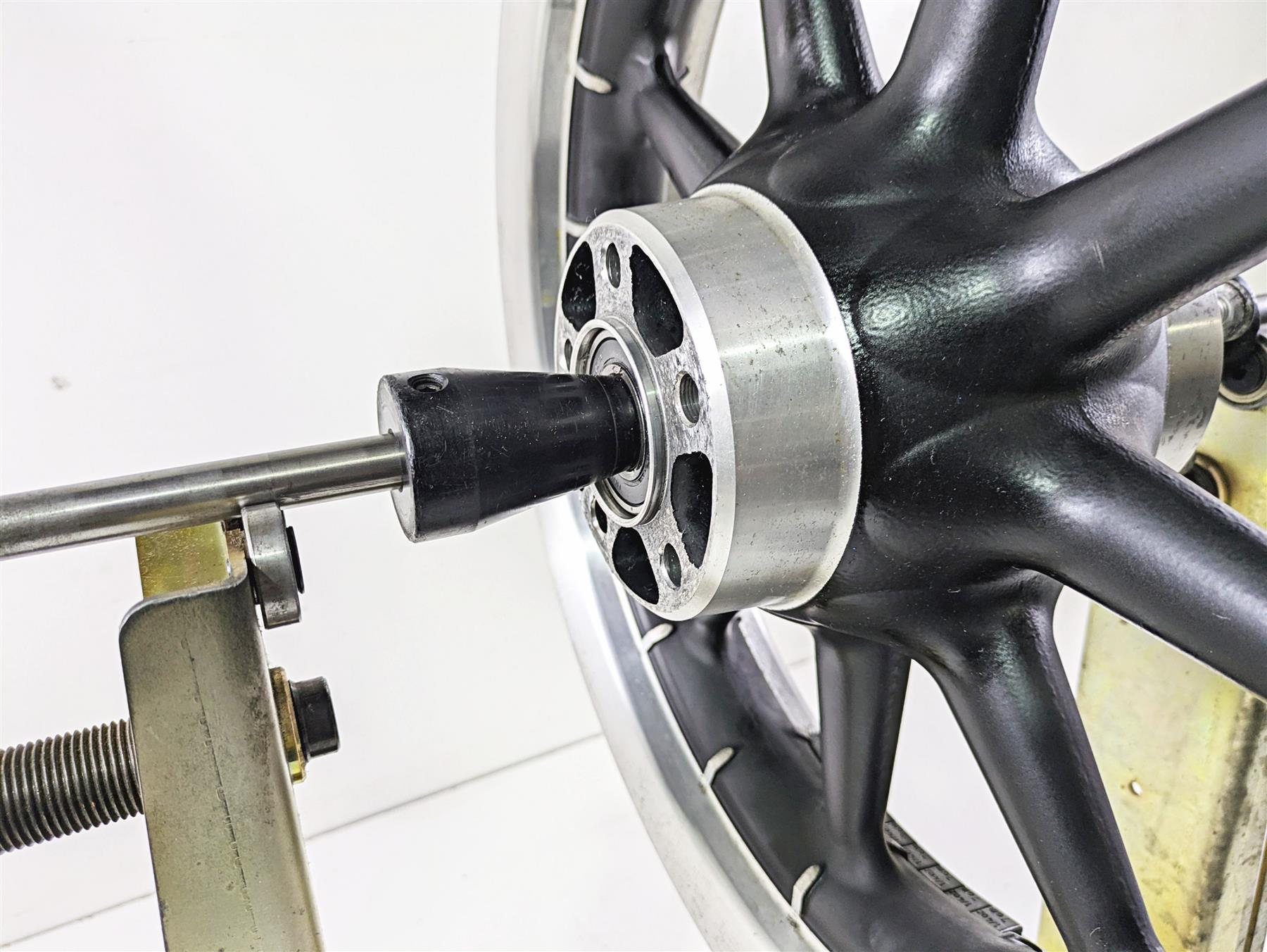 2008 Harley Touring FLHTP Electra Glide Straight 16x3 Rear Wheel Rim 43402-00B {{ shop.shopifyCountryName }} - Mototech271