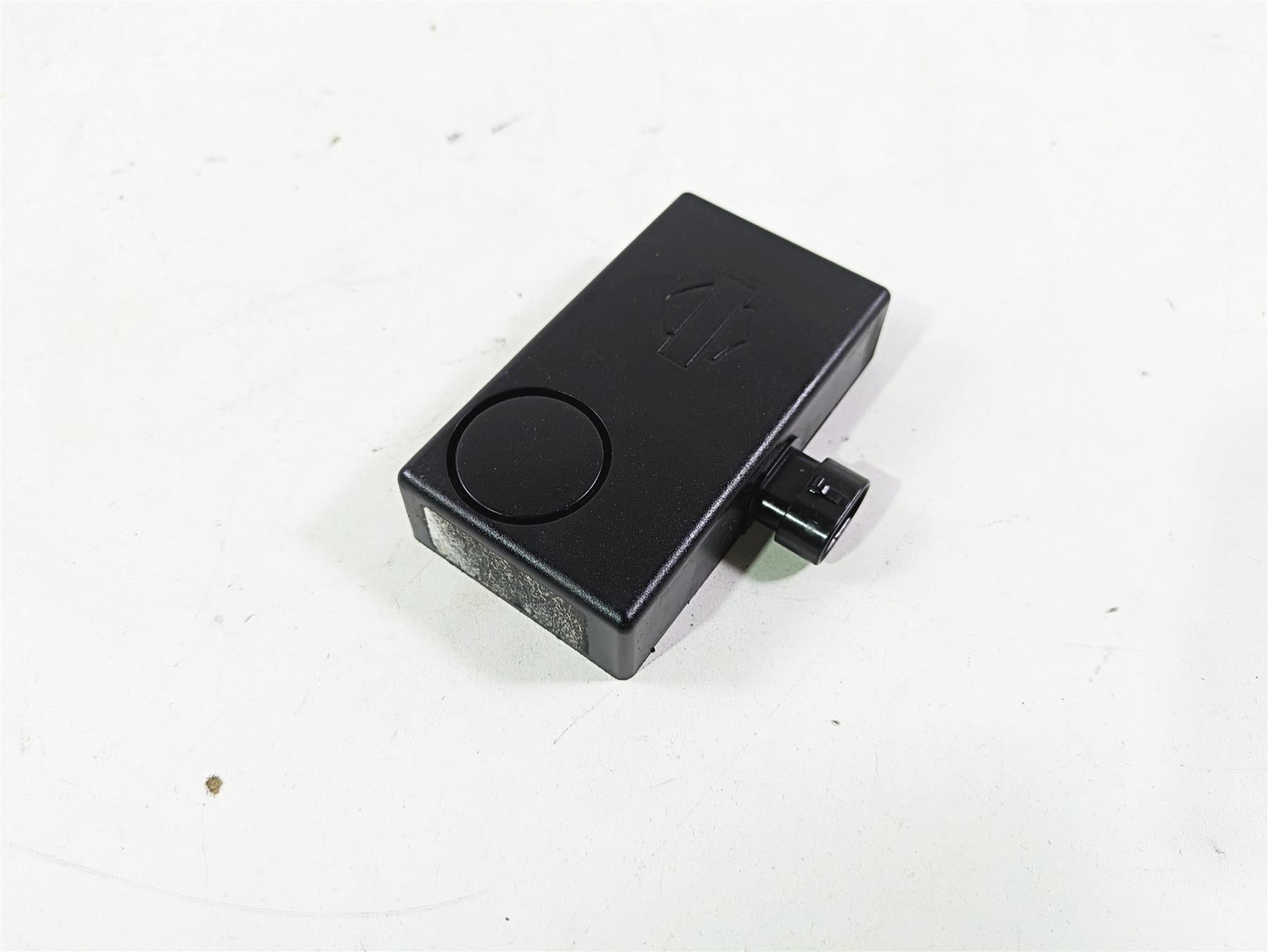 2011 Harley Touring FLHTCUSE CVO E-Glide Siren Alarm Box 68970-06 {{ shop.shopifyCountryName }} - Mototech271