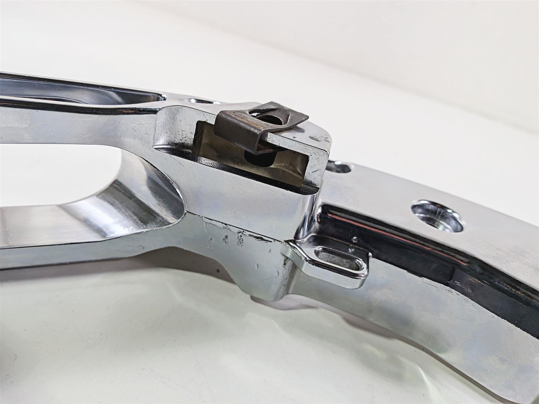 2016 Harley Touring FLHX Street Glide Right Rear Chrome Saddlebag Mount 90200502 {{ shop.shopifyCountryName }} - Mototech271