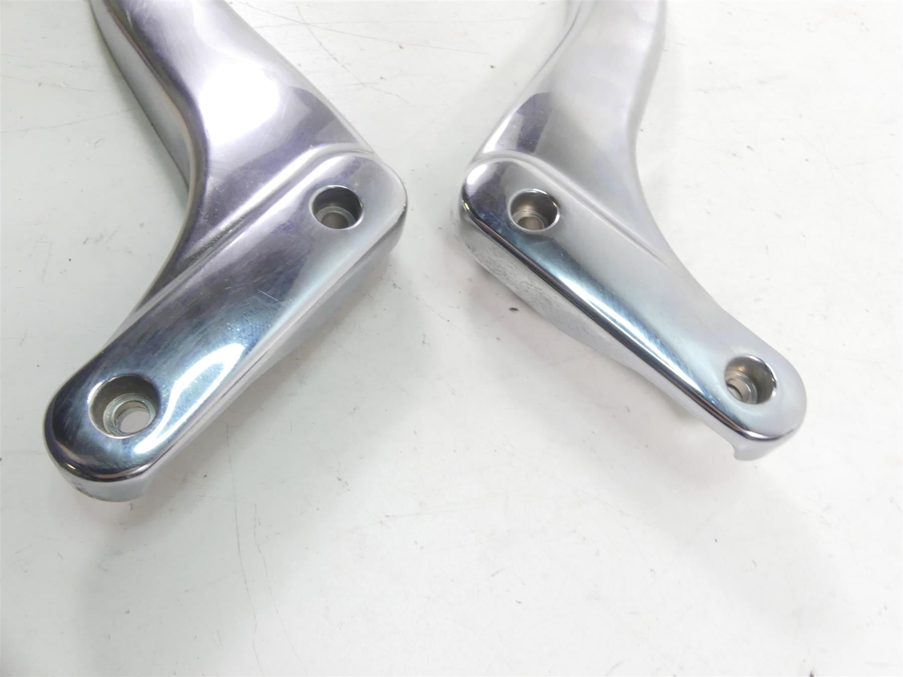 2002 Harley Softail FXSTDI Deuce Rear Chrome Fender Brace Strut Set 60028-00 {{ shop.shopifyCountryName }} - Mototech271