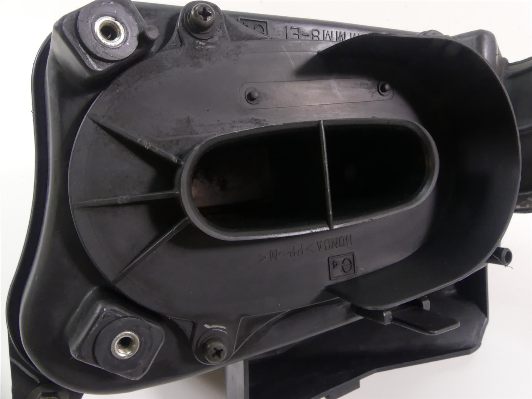 2003 Honda VT1100 C2 Shadow Sabre Air Box Cleaner Breather & Tubes 17210-MM8-020 {{ shop.shopifyCountryName }} - Mototech271
