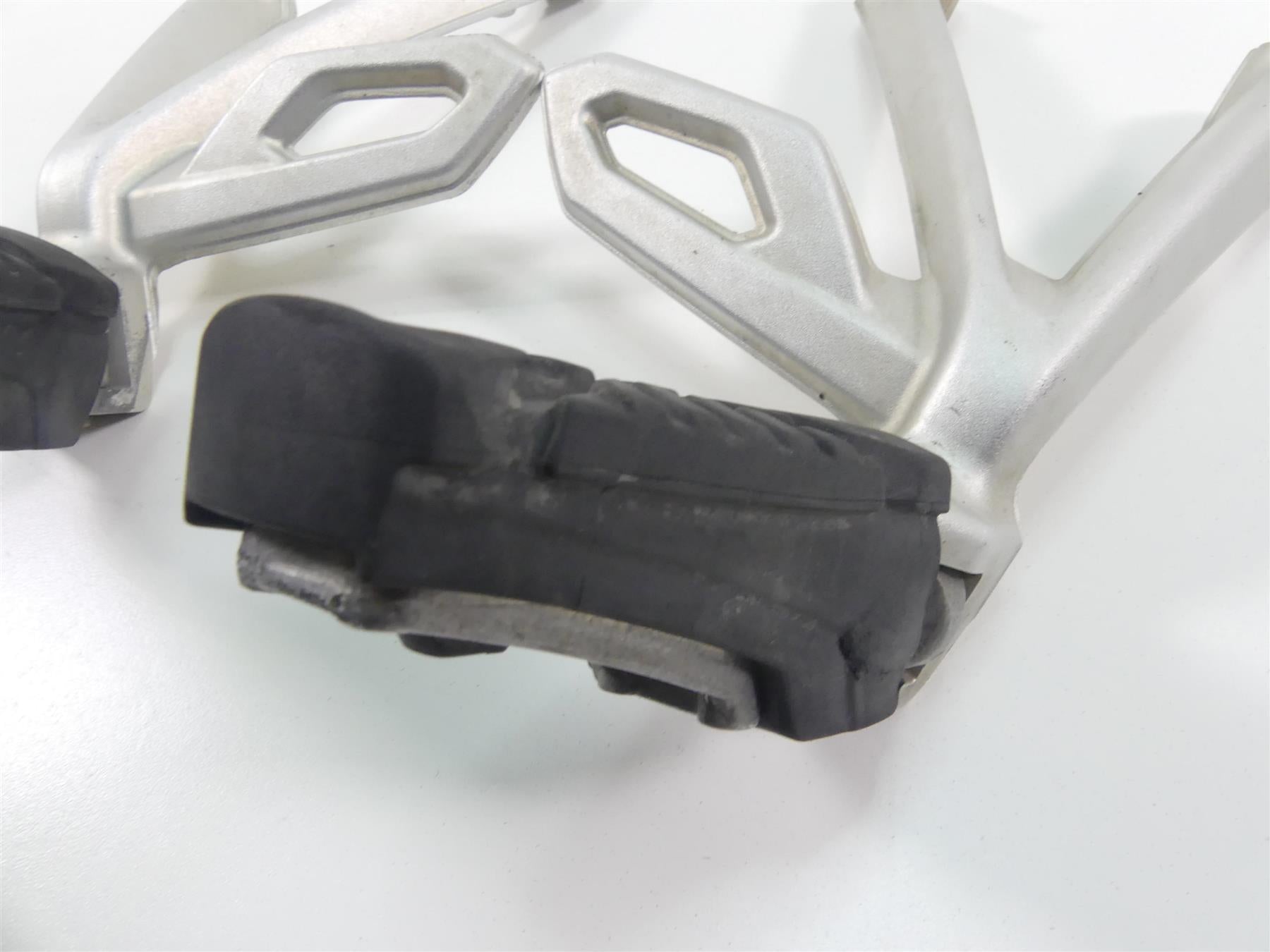 2019 BMW R1250GS K50 Rear Passenger Footpeg Rest Set 46718526741 46718526742 {{ shop.shopifyCountryName }} - Mototech271