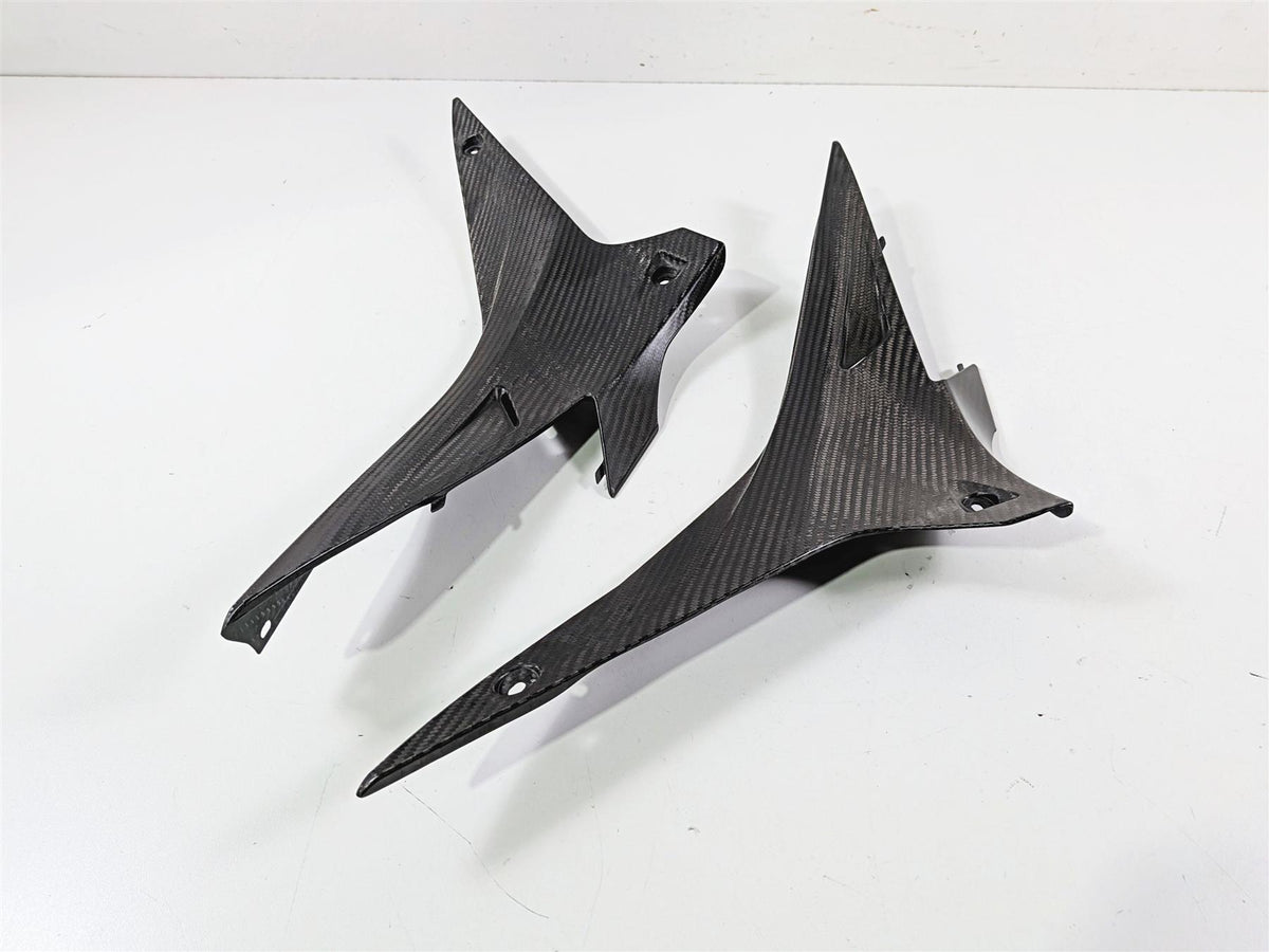 2018 Aprilia RSV4 RR Carbon Fiber Tank Triangle Fairing Covers Set 2B005961 {{ shop.shopifyCountryName }} - Mototech271