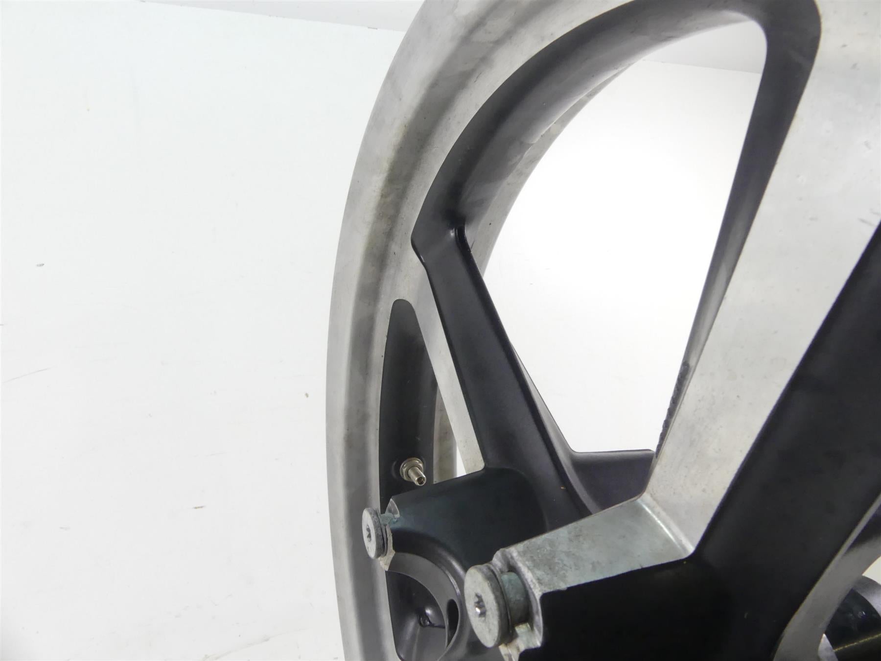 2012 Harley VRSCF Muscle Rod Straight 19x3 Front Wheel Rim 41670-09 {{ shop.shopifyCountryName }} - Mototech271