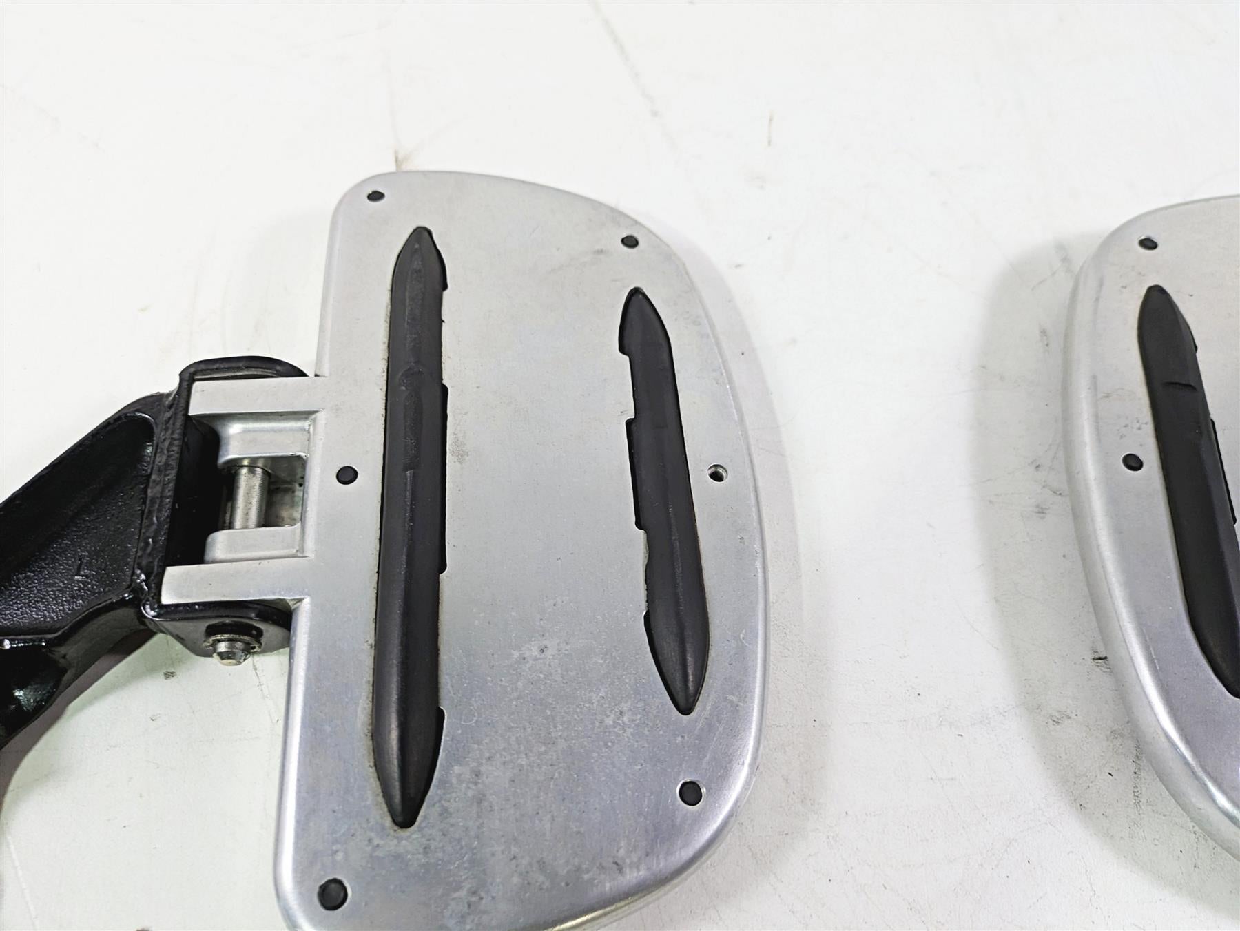 2008 Yamaha XVZ1300 Royal Star Rear Passenger Floorboard Set 4XY-27440-00-00 {{ shop.shopifyCountryName }} - Mototech271