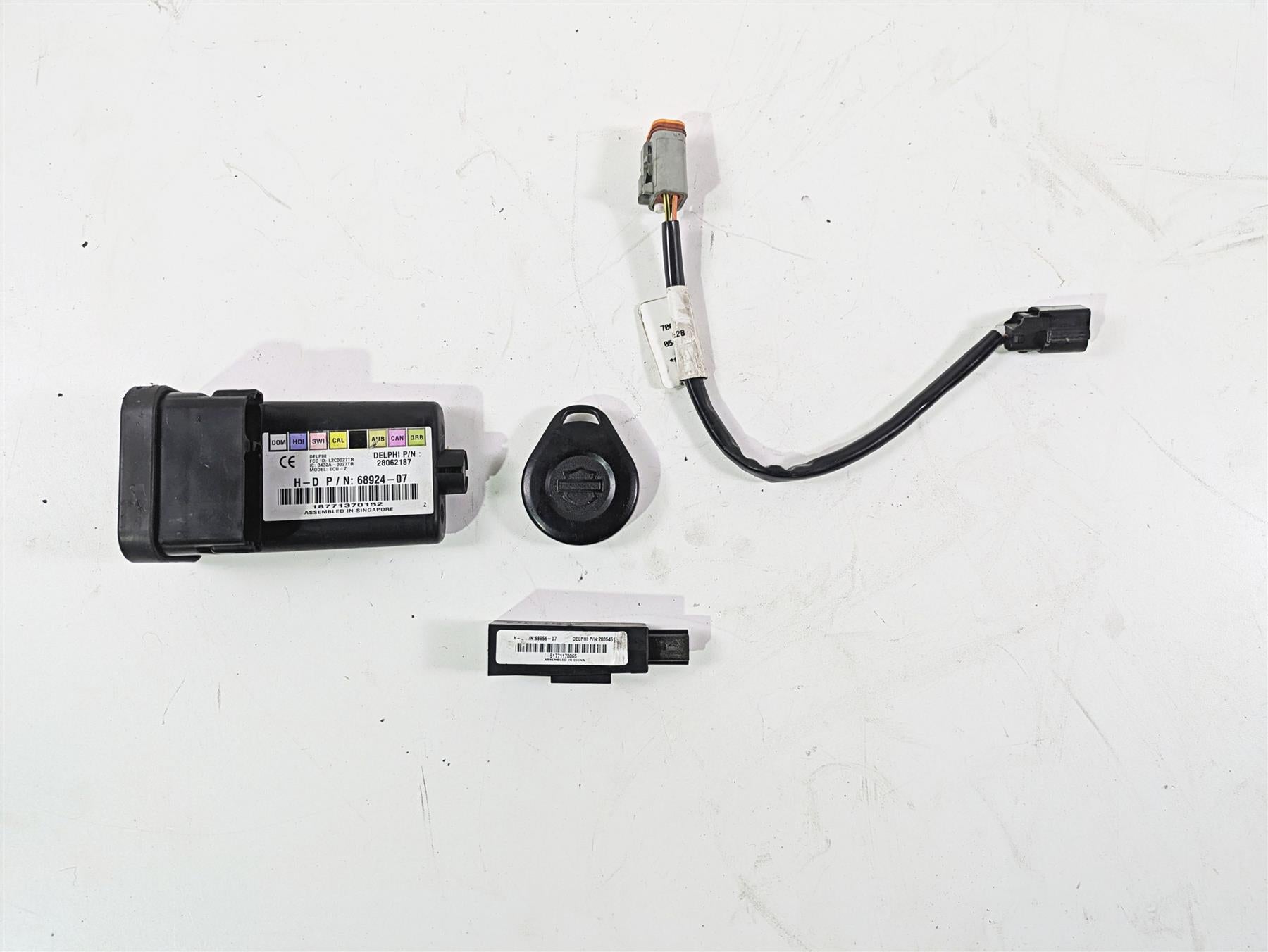 2007 Harley Touring FLHRSE CVO Road King Tssm Security Module + Fob 68924-07 {{ shop.shopifyCountryName }} - Mototech271