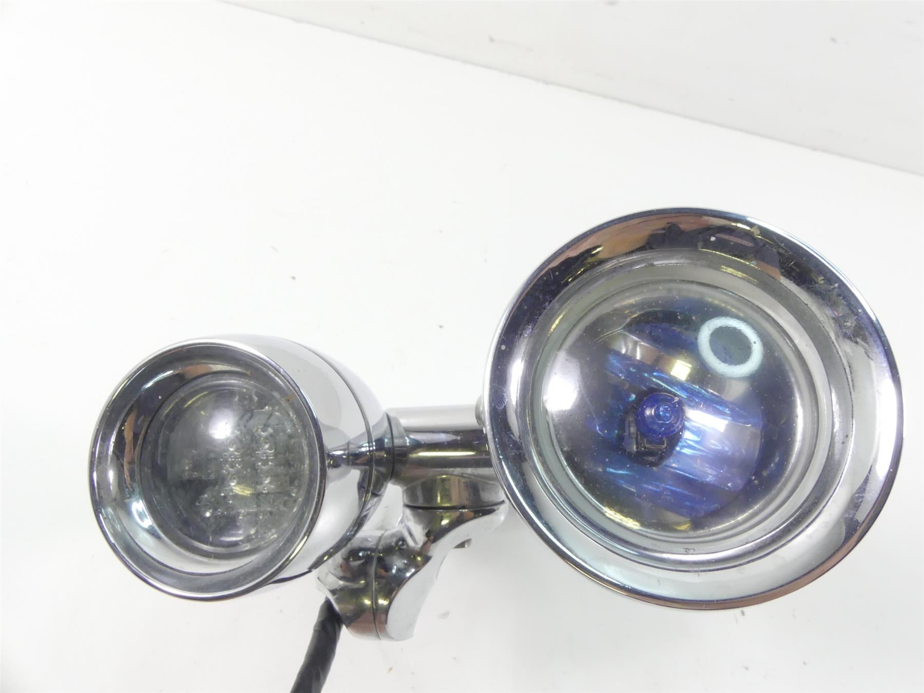 2004 Harley FLHTC SE CVO Electra Glide Right Kuryakyn Spot Light Blinker 5005 {{ shop.shopifyCountryName }} - Mototech271