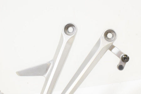 2004 Honda CBR1000RR CBR1000 RR Rear Passenger Footpeg Foot Peg Rest 50760-MEL-0 {{ shop.shopifyCountryName }} - Mototech271