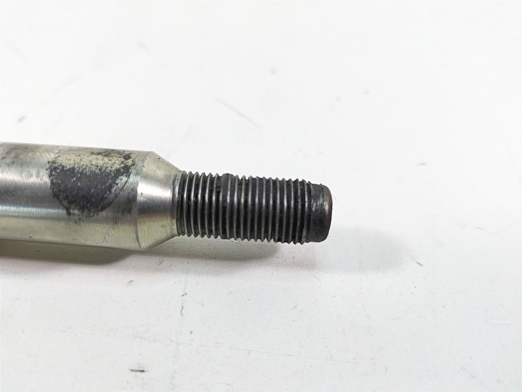 2005 Harley Touring FLHTCUI Electra Glide Front Axle Wheel Spindle 1" 43364-00 {{ shop.shopifyCountryName }} - Mototech271