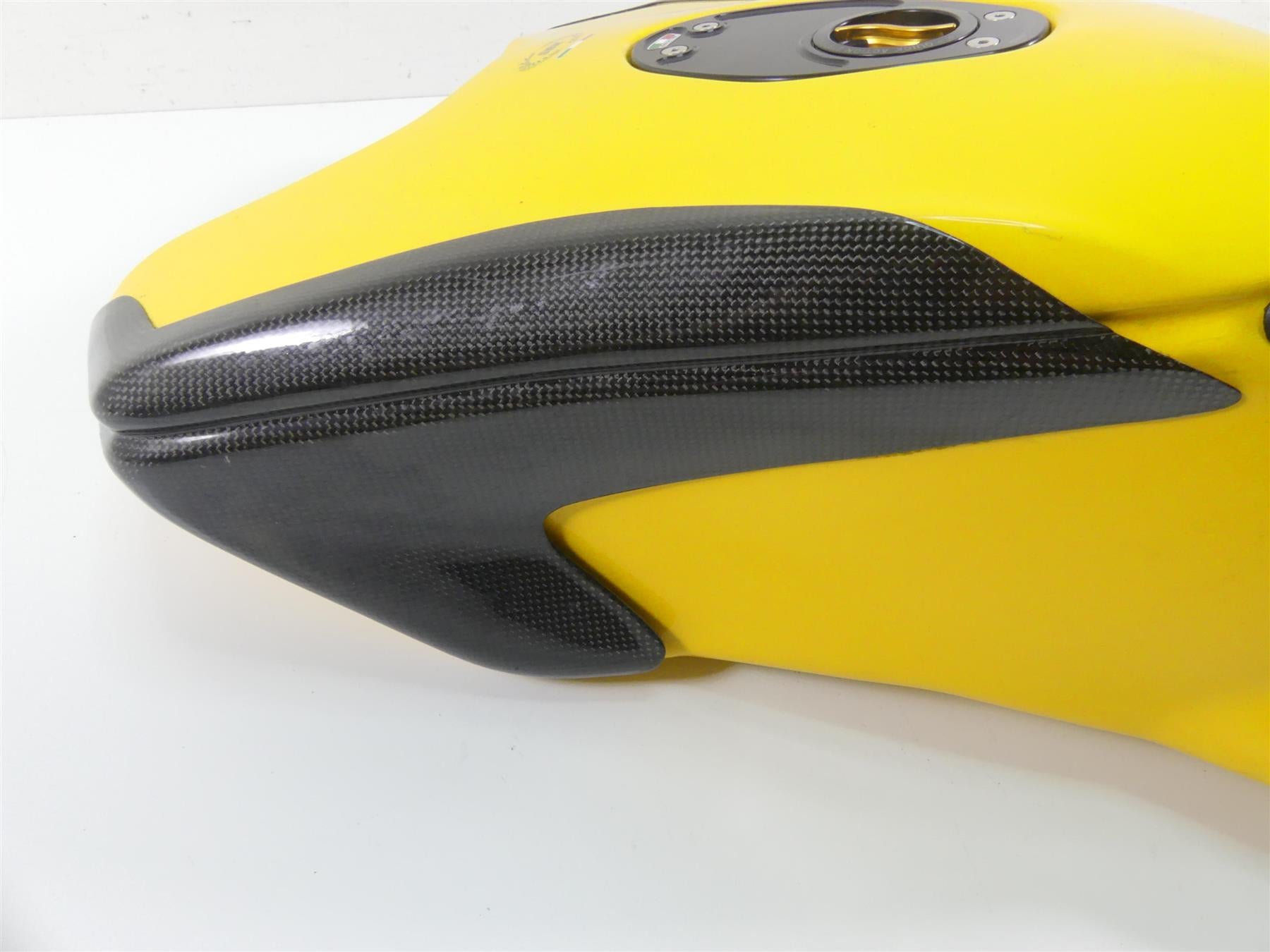 2004 Ducati 999 SBK Fuel Gas Petrol Tank Reservoir + Carbon Guards 58610531AB {{ shop.shopifyCountryName }} - Mototech271