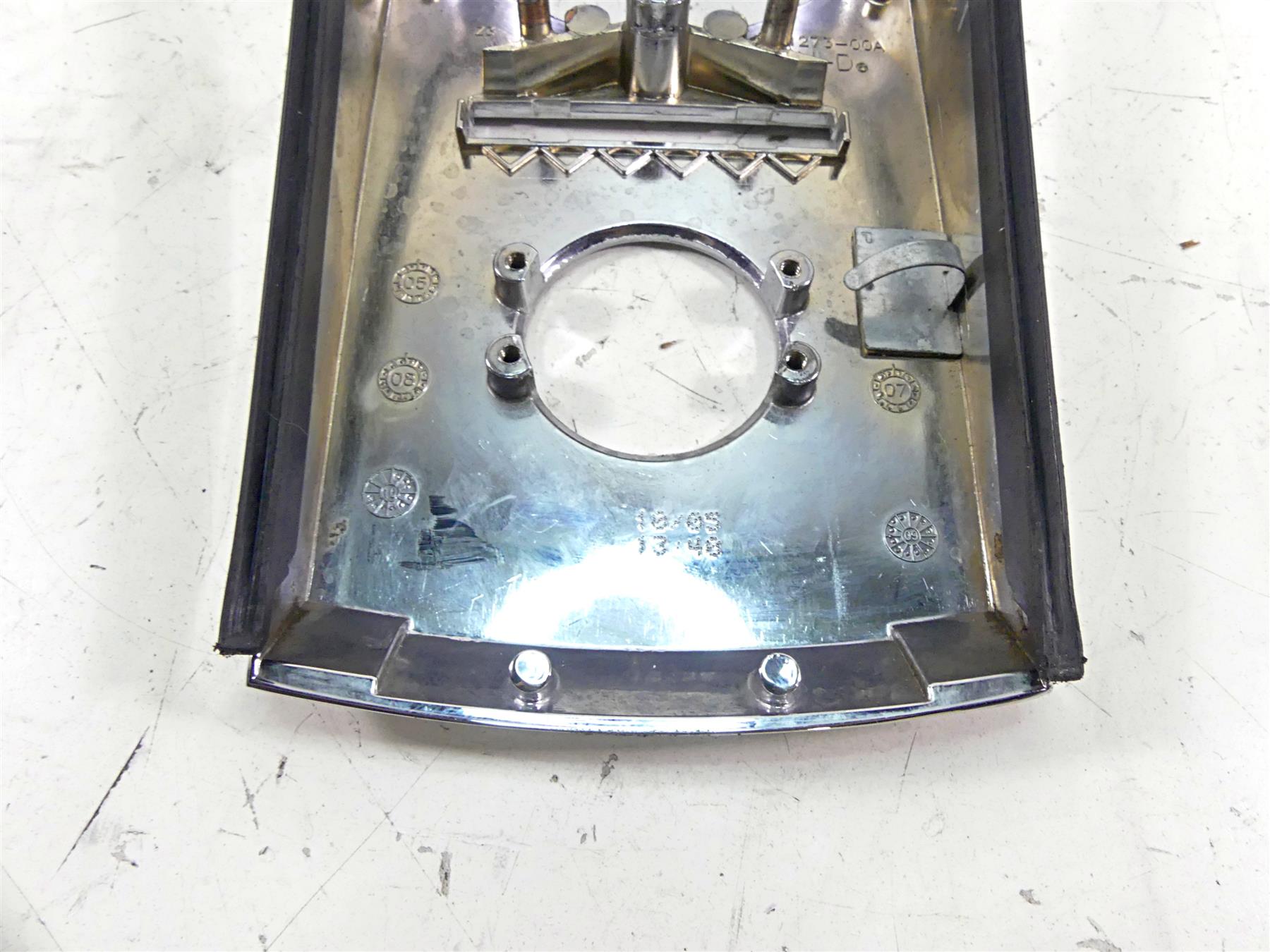 2011 Harley Softail FLSTF Fat Boy Tank Dash Console Cover Panel 71273-00 {{ shop.shopifyCountryName }} - Mototech271