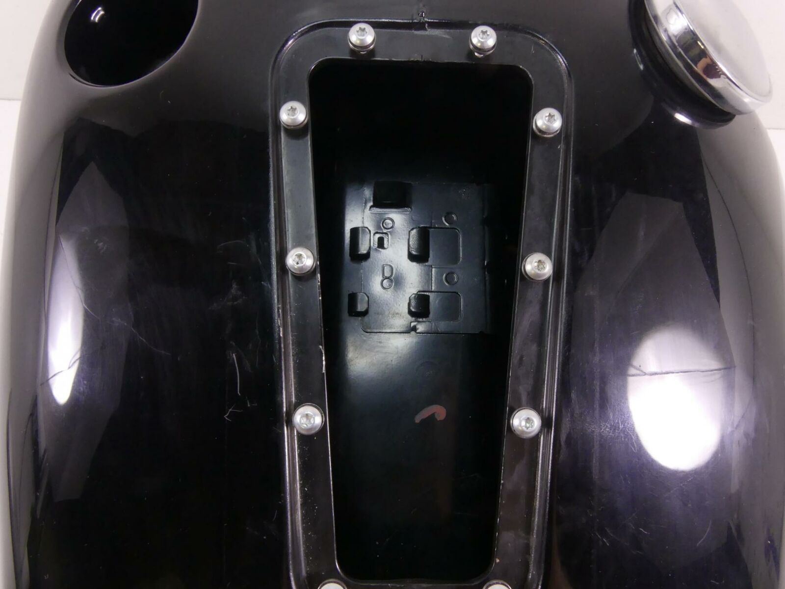 2009 Harley FXCW Softail Rocker Fuel Gas Petrol Tank Reservoir - Dent 62105-08 {{ shop.shopifyCountryName }} - Mototech271