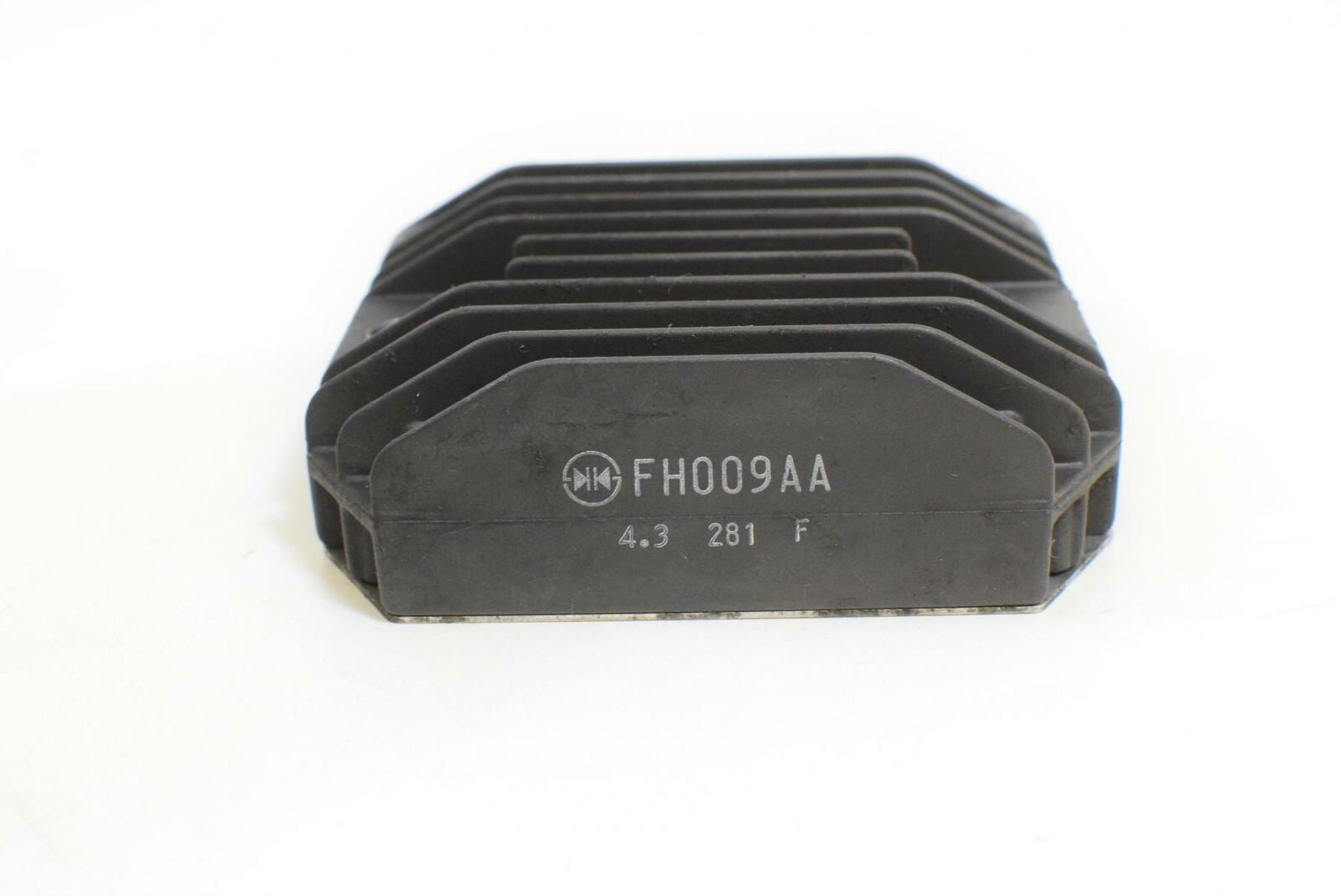 2015 Triumph Rocket III Touring ABS Rectifier Voltage Volts Regulator T1300470 {{ shop.shopifyCountryName }} - Mototech271