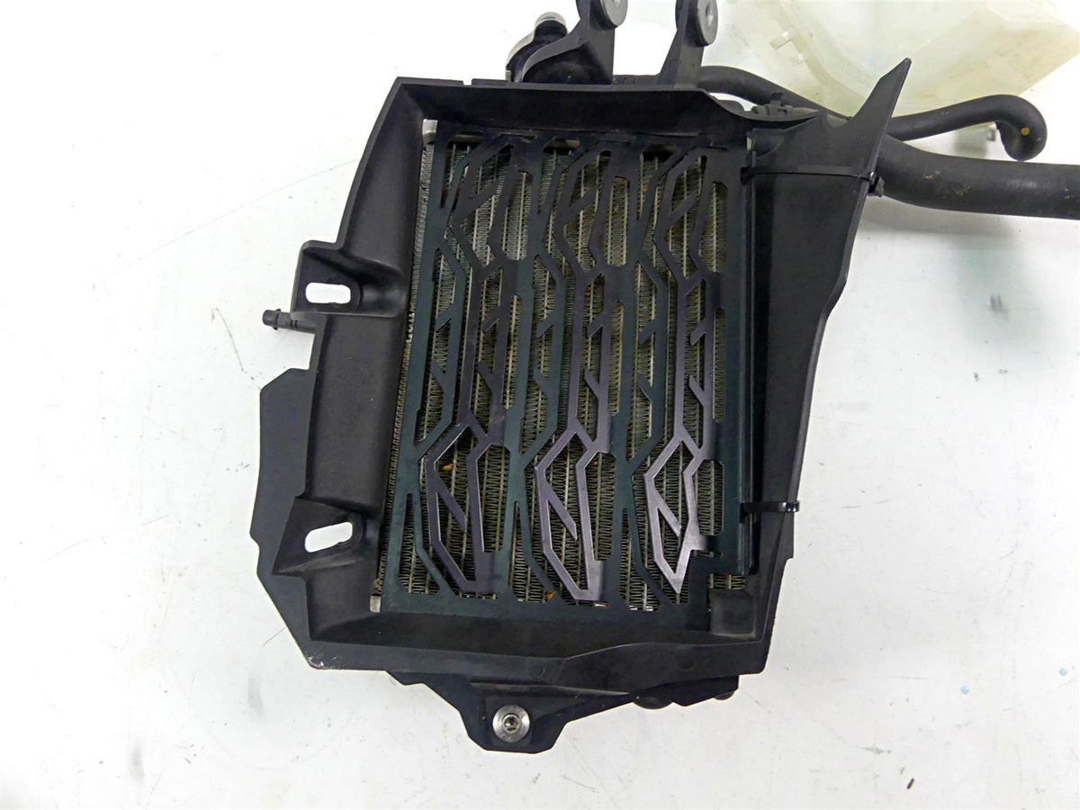 2016 BMW R1200GS Adv K51 Right Radiator Fan Reservoir & Cover 17118546416 {{ shop.shopifyCountryName }} - Mototech271