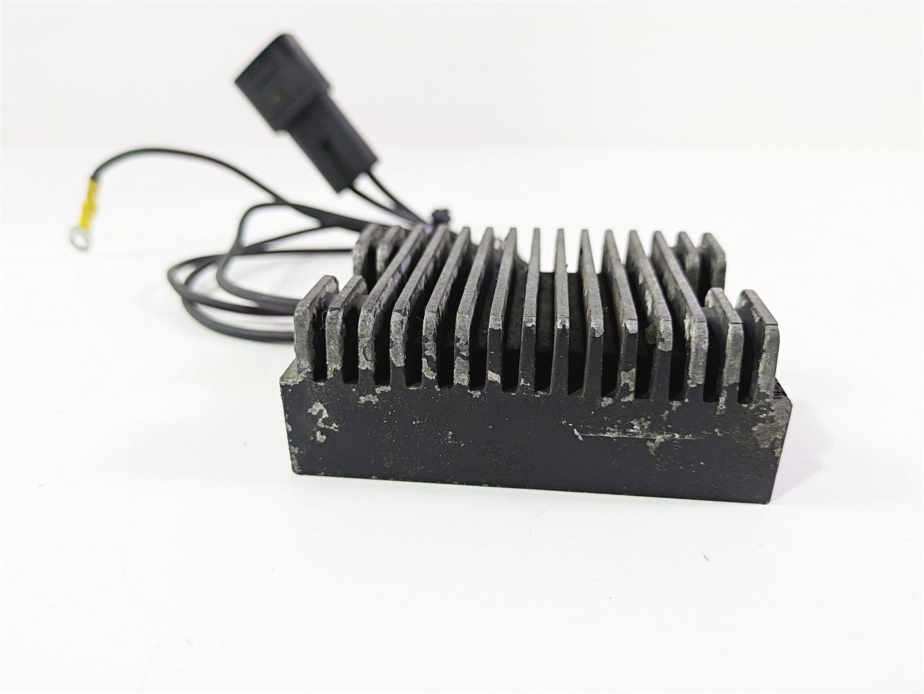 1999 Harley Dyna FXDL Low Rider Rectifier Voltage Regulator 74518-99A {{ shop.shopifyCountryName }} - Mototech271
