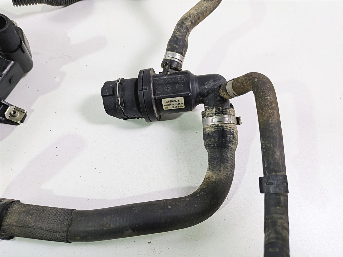 2017 BMW R1200 GS K50 Left Radiator + Thermostat & Cover Set 17118546408 {{ shop.shopifyCountryName }} - Mototech271