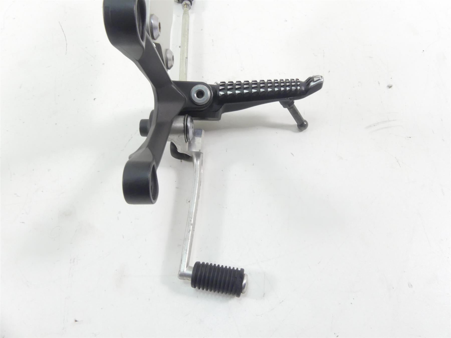 2013 Kawasaki ZX636 ZX6R Ninja Left Footpeg Foot Peg Shifter Set 35063-0160-18R {{ shop.shopifyCountryName }} - Mototech271