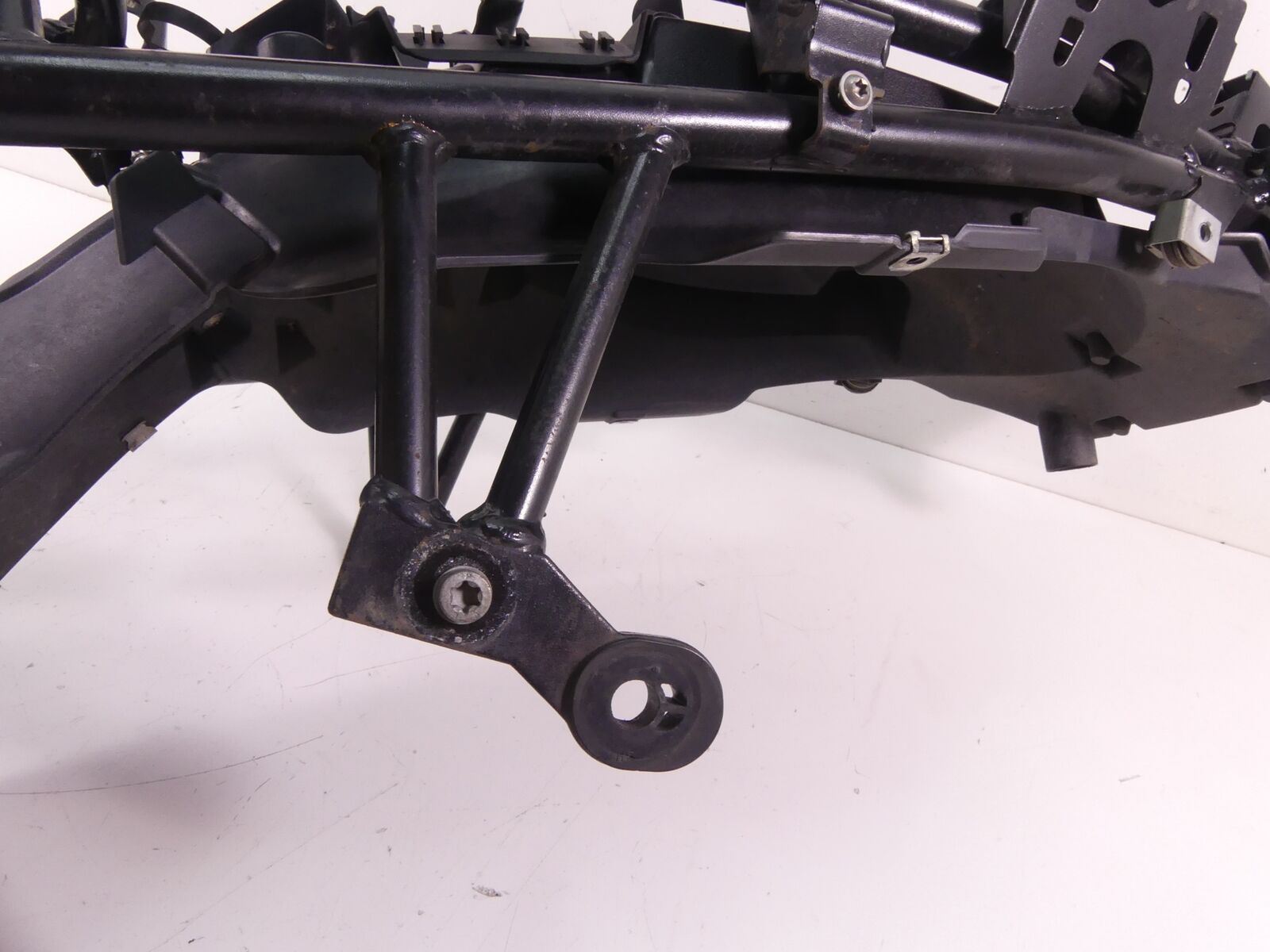 2011 BMW R1200RT K26 Straight Rear Subframe Sub Frame + Inner Fender 46518521840 {{ shop.shopifyCountryName }} - Mototech271