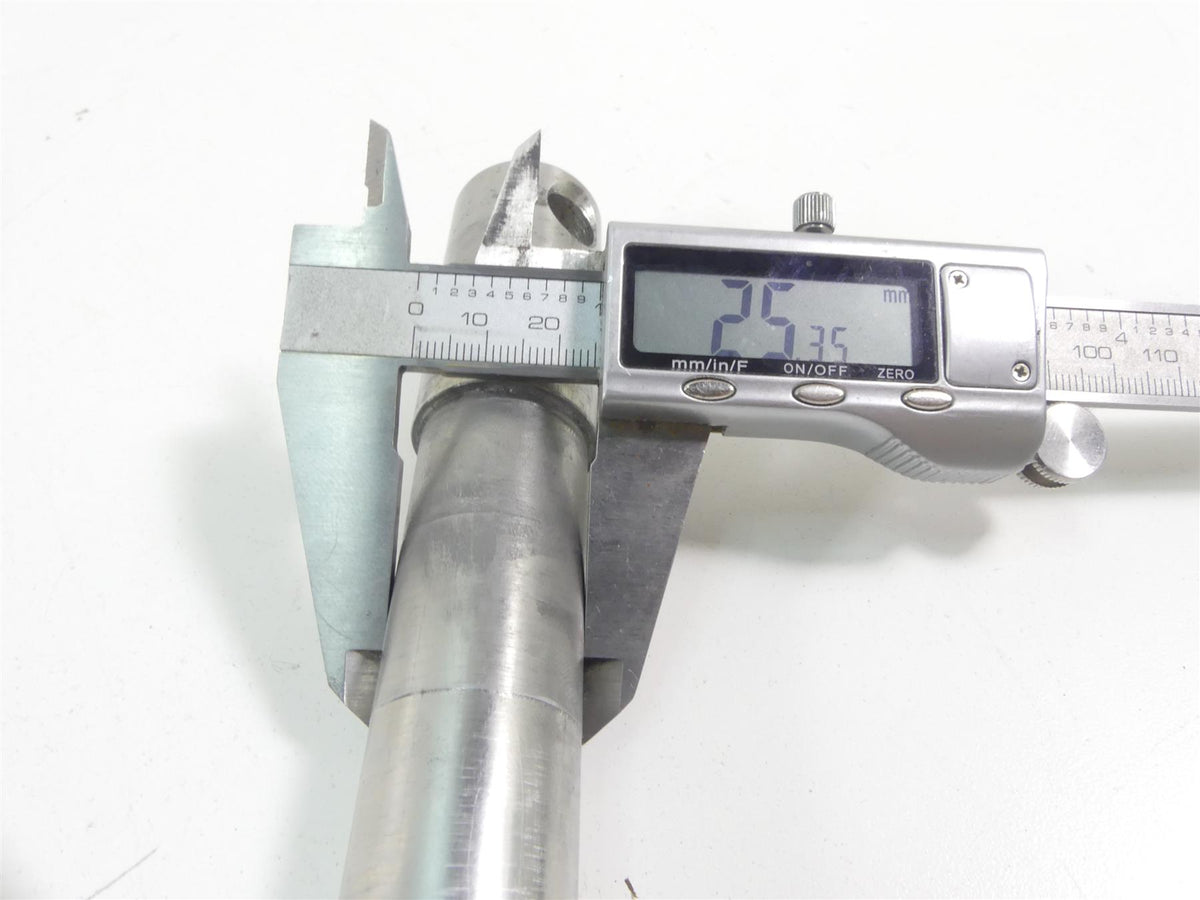 2007 Harley FLHTCU SE CVO Electra Glide Front Axle Wheel Spindle 1" 43364-00 {{ shop.shopifyCountryName }} - Mototech271
