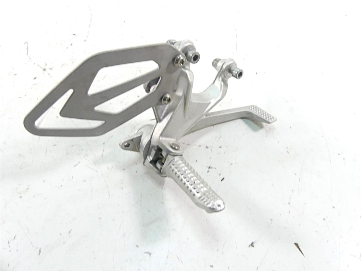 2018 BMW S1000RR K46 Right Foot Peg Set & Brake Ped Pedal 46718559066 {{ shop.shopifyCountryName }} - Mototech271