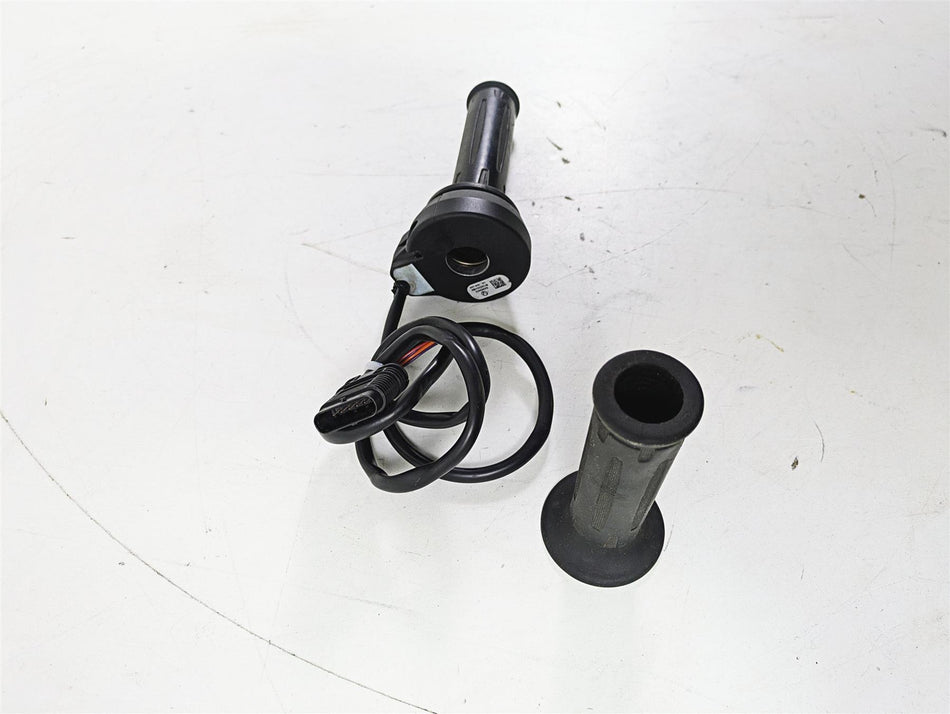 2023 BMW G310R K03 E-Throttle Hand Grip Set 61318382956 {{ shop.shopifyCountryName }} - Mototech271