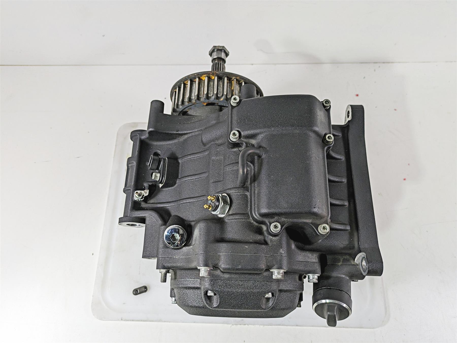 2017 Harley Dyna FXDB Street Bob Transmission Gear Box 6 Speed 25K 33083-10A {{ shop.shopifyCountryName }} - Mototech271