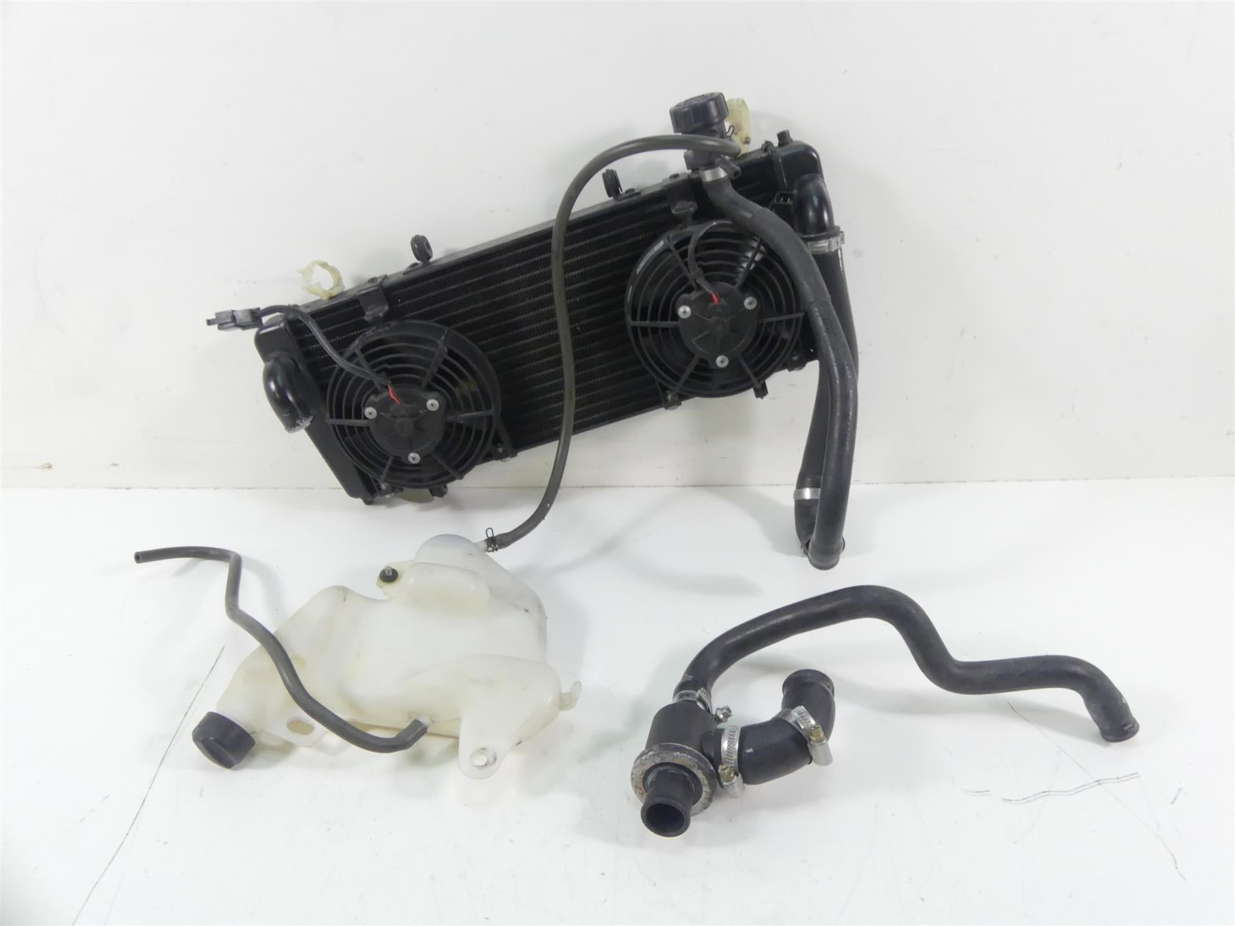2004 Aprilia RSV1000 R Mille Radiator Fan Reservoir Hoses Set AP8104828 {{ shop.shopifyCountryName }} - Mototech271