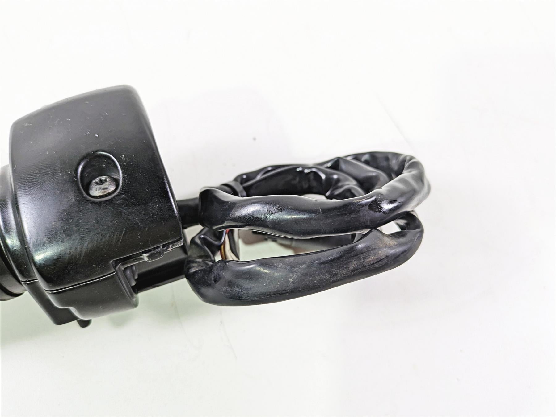 2016 Harley VRSCDX Night Rod Right Hand Control Switch 71684-06A 71621-08 {{ shop.shopifyCountryName }} - Mototech271
