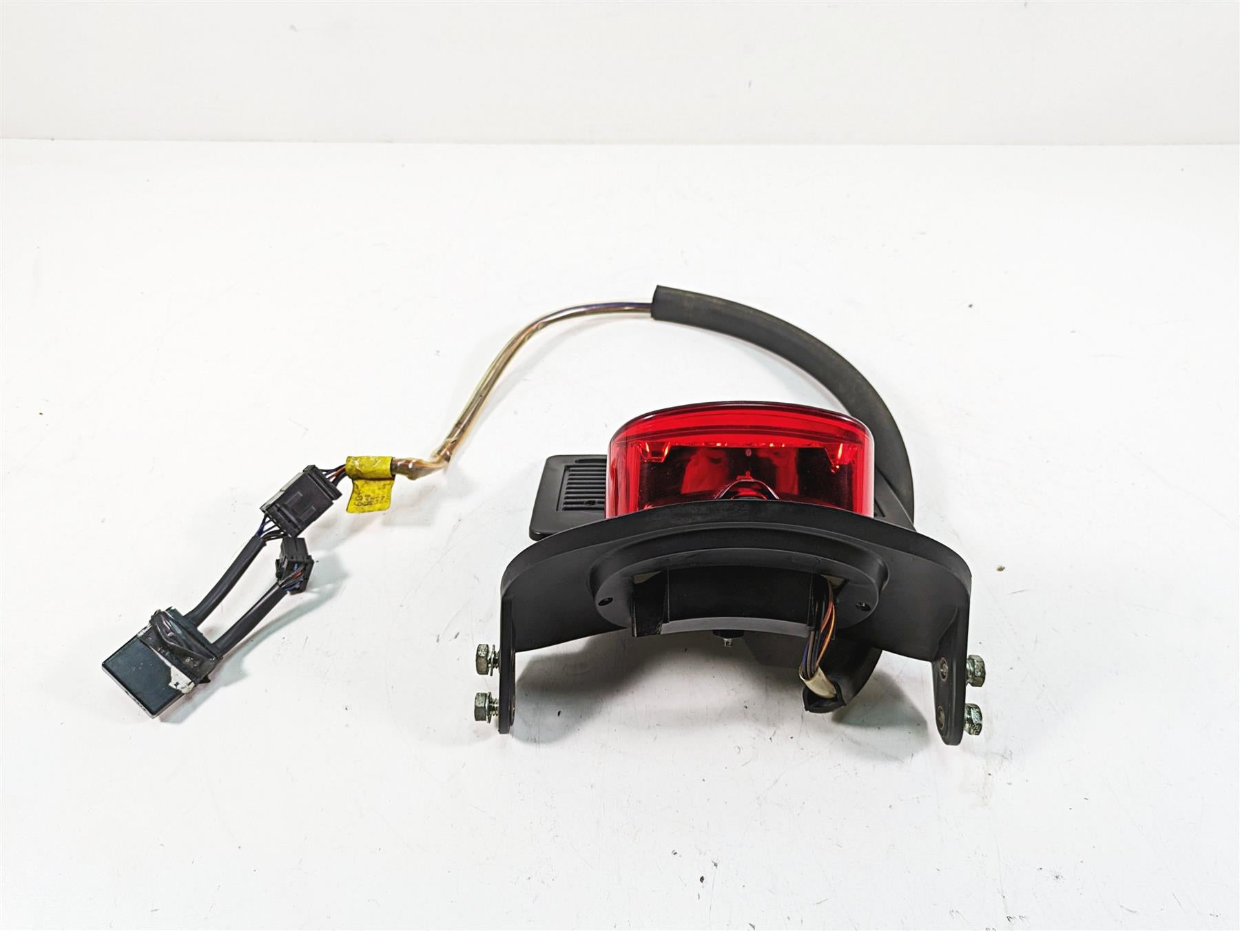 2006 Harley Softail FXSTSI Springer Led Taillight & License Plate Mount 59995-06 {{ shop.shopifyCountryName }} - Mototech271