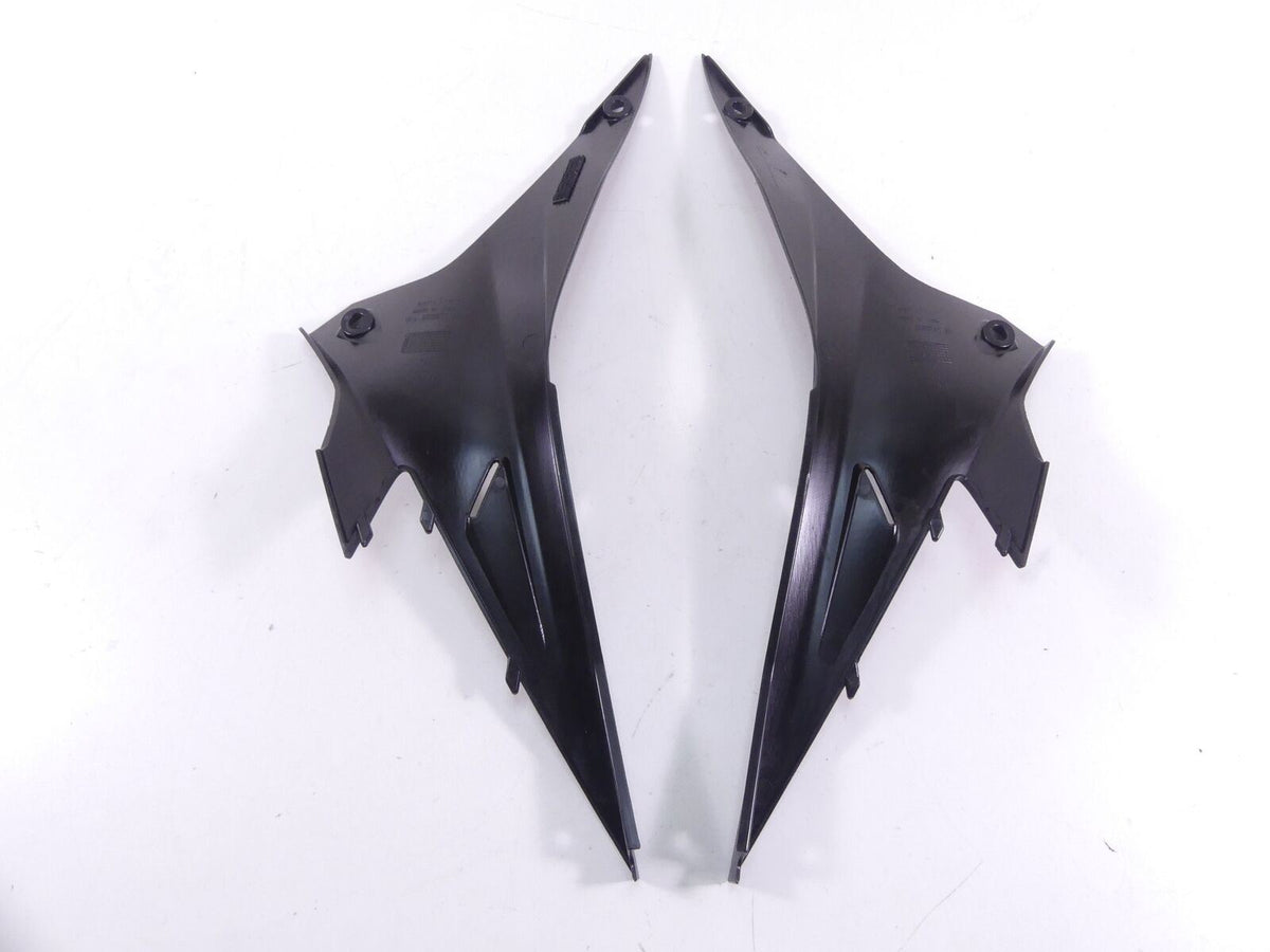 2016 Aprilia RSV 1100 Tuono V4 RR Undertank Side Cover Fairing Set 858833 85883 {{ shop.shopifyCountryName }} - Mototech271
