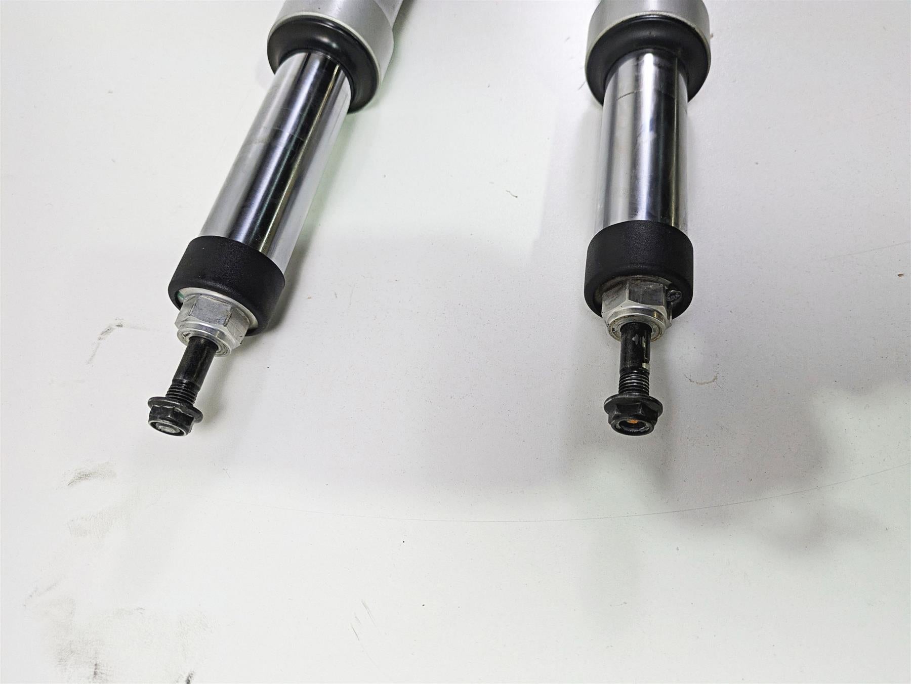 2009 BMW R1200RT K26 Straight Showa Front Fork Leg Set 31427698911 31427684312 {{ shop.shopifyCountryName }} - Mototech271