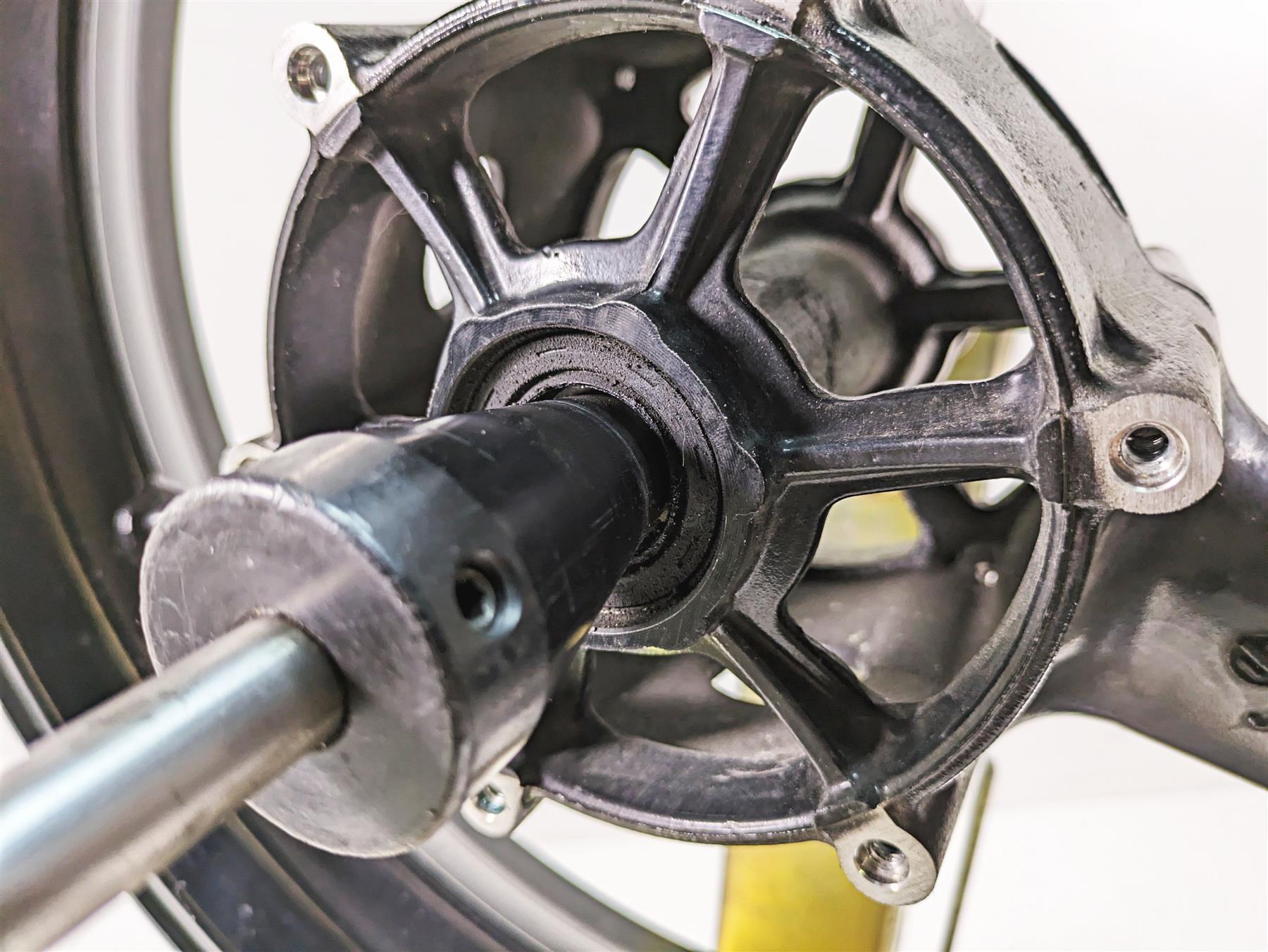 2002 Yamaha FZ1 FZS1000 Fazer Straight 17x3.5 Front Wheel Rim 4XV-25168-00-33 {{ shop.shopifyCountryName }} - Mototech271