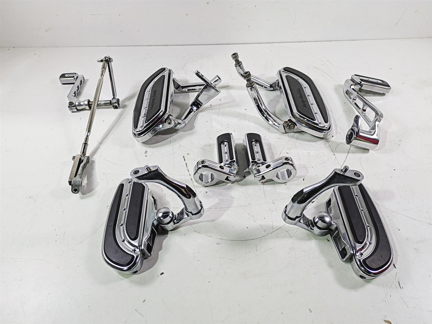2007 Harley Touring FLHTCU SE CVO E-Glide Full Chrome Floor Board Set 50688-04 {{ shop.shopifyCountryName }} - Mototech271