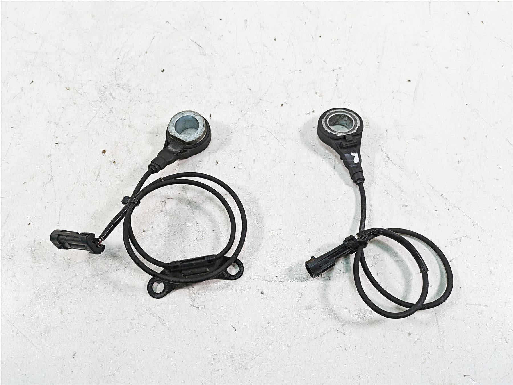 2010 Harley Touring FLHTCU Electra Glide Abs Brake Wheel Sensor Set 40614-08 {{ shop.shopifyCountryName }} - Mototech271