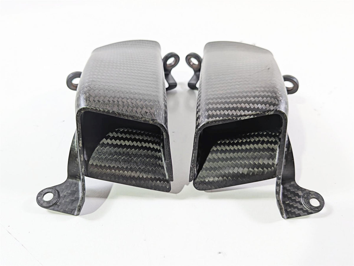 2018 Aprilia RSV4 RR Carbon Fiber Caliper Air Inlet 2B005507 2B005506 {{ shop.shopifyCountryName }} - Mototech271