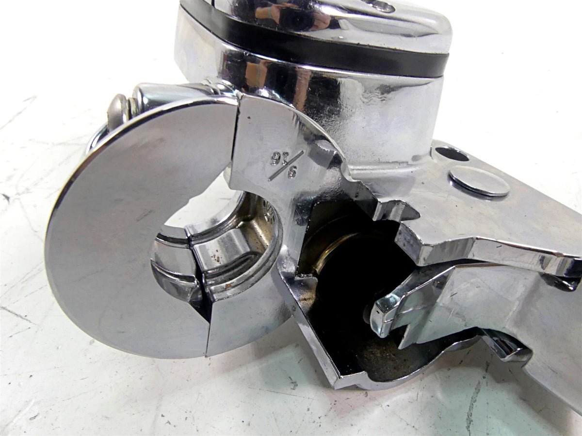 9/16" Chrome Front Brake Master Cylinder For Harley Davidson Softail Dyna Touring Bikes {{ shop.shopifyCountryName }} - Mototech271