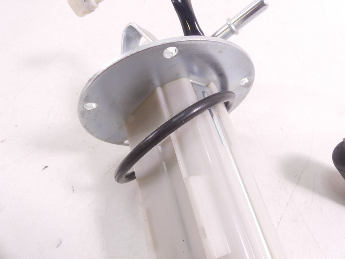 2018 Suzuki GSXR750 Fuel Gas Petrol Pump 2K - Tested 15100-14J01 {{ shop.shopifyCountryName }} - Mototech271