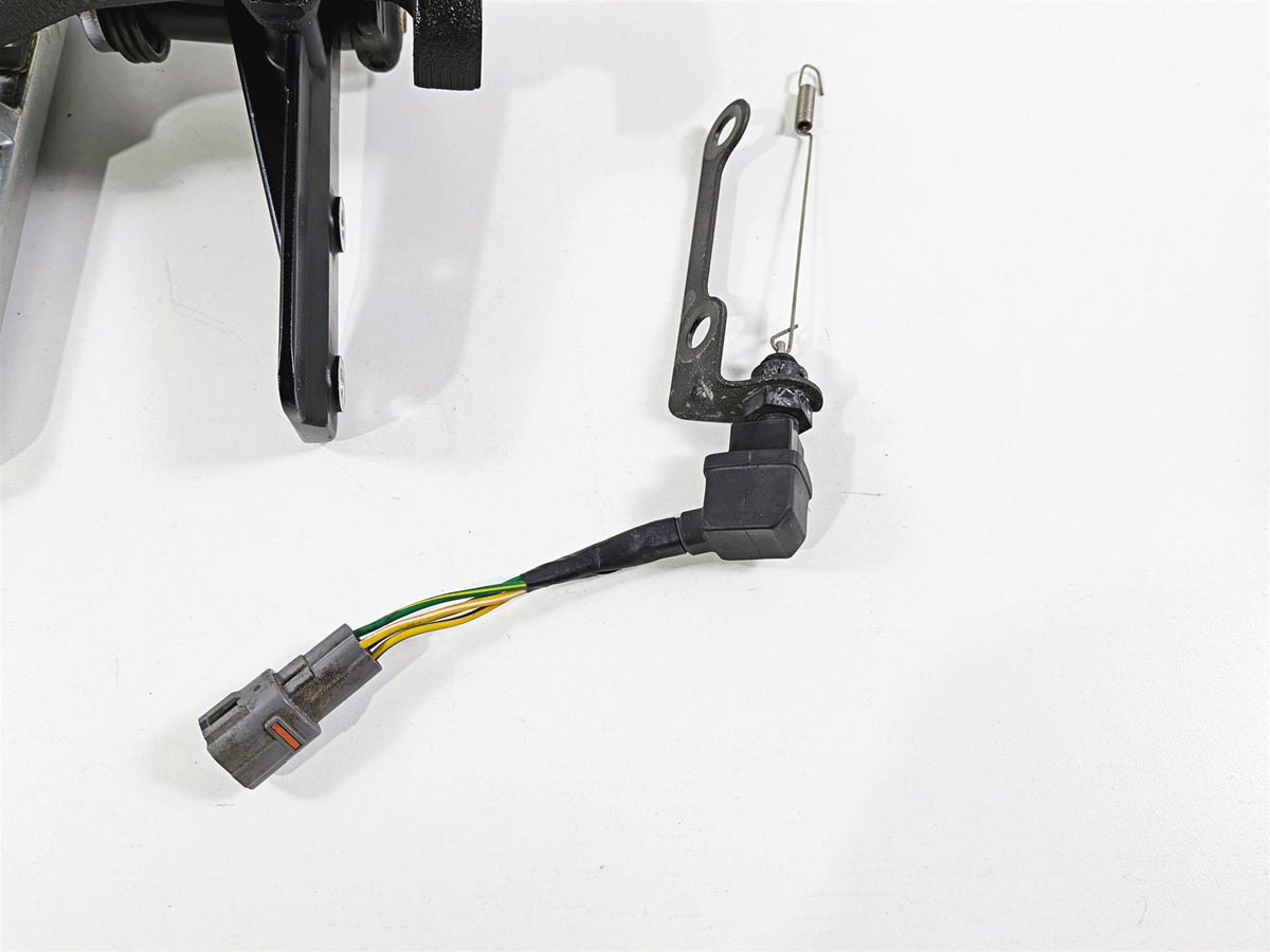 2006 Yamaha XVZ1300 Royal Star Right Floor Board & Brake Pedal 4XY-27420-10-00 {{ shop.shopifyCountryName }} - Mototech271